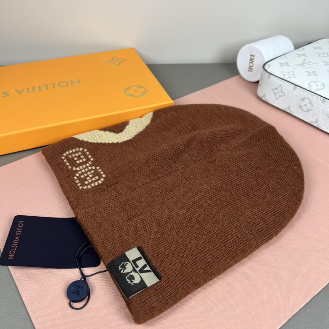 Louis Vuitton LV Fit Monogram Beanie   M5248A - DesignerGu