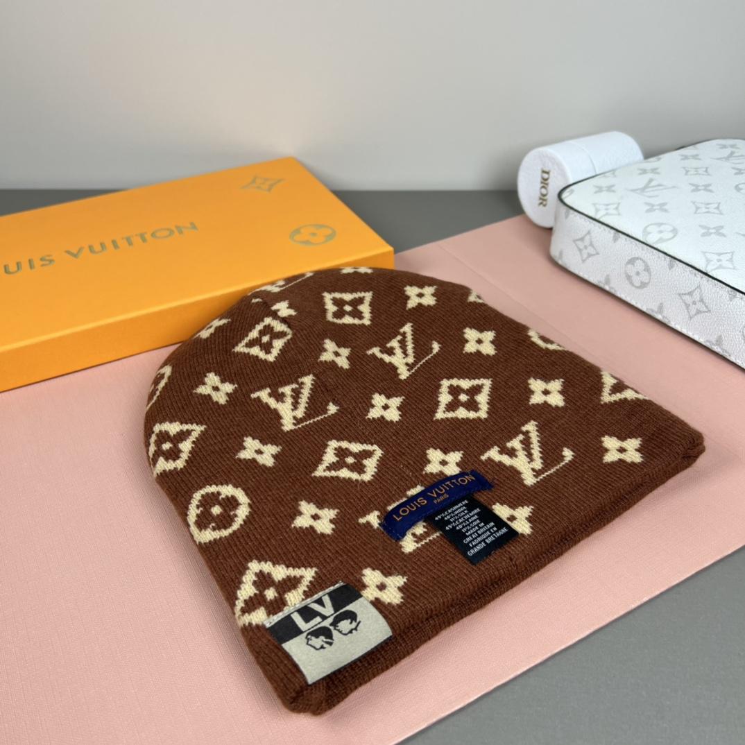 Louis Vuitton LV Fit Monogram Beanie   M5248A - DesignerGu