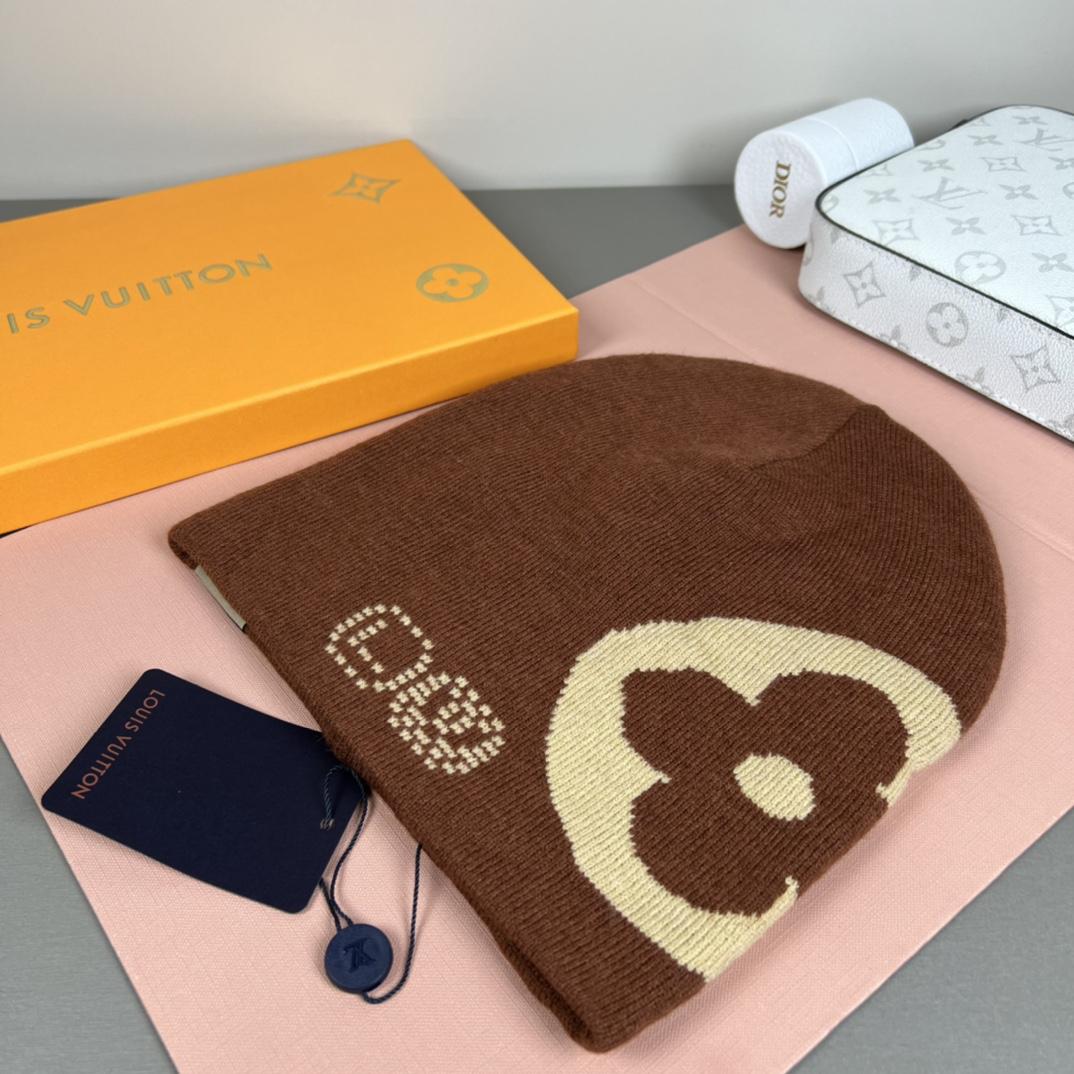 Louis Vuitton LV Fit Monogram Beanie   M5248A - DesignerGu