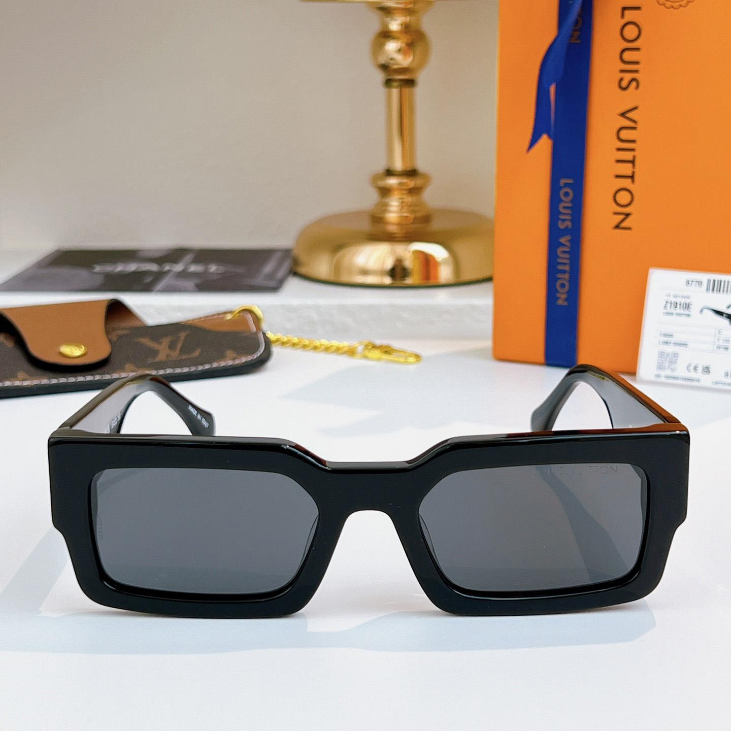 Louis Vuitton LV Clash Low Square Sunglasses   Z2864E - DesignerGu