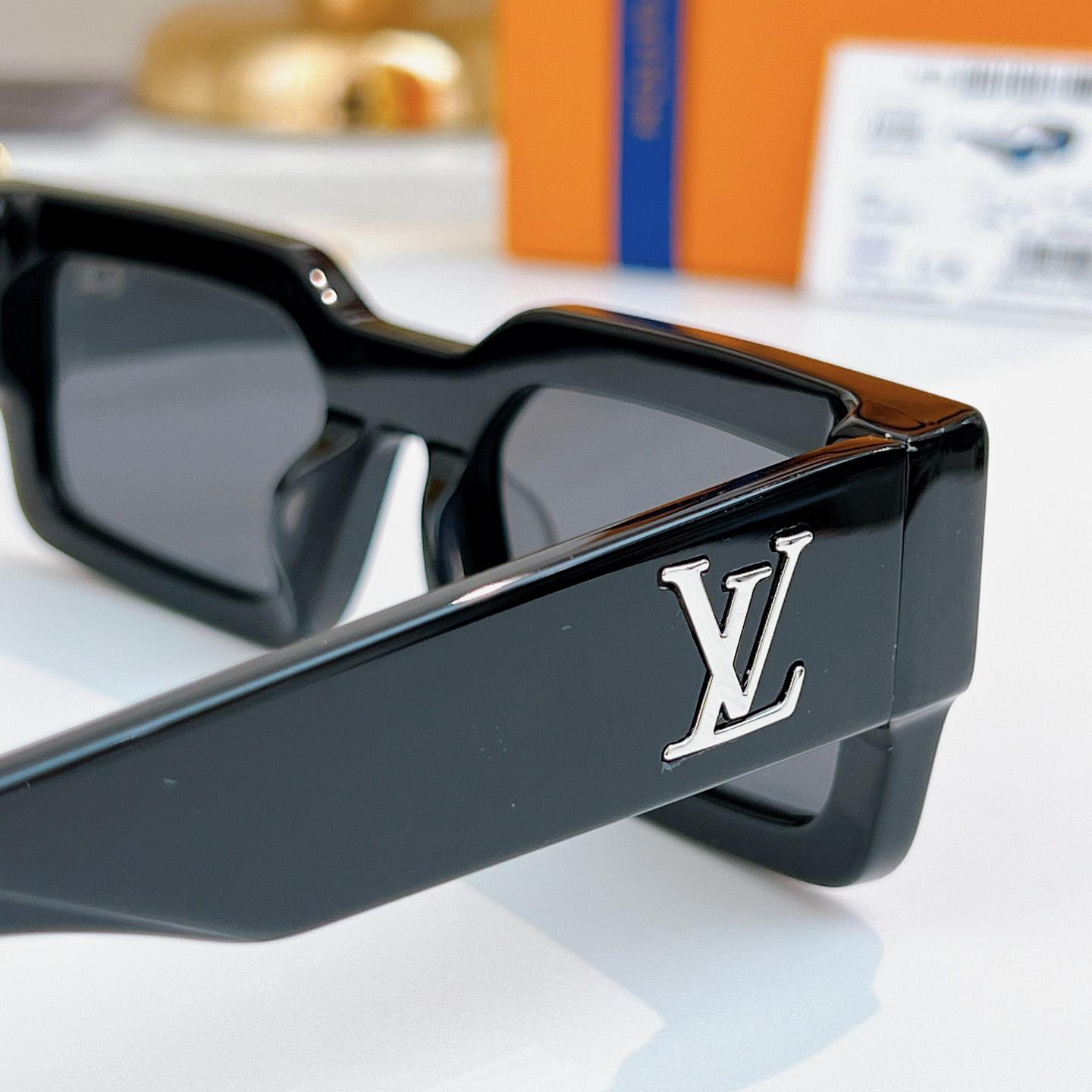 Louis Vuitton LV Clash Low Square Sunglasses   Z2864E - DesignerGu