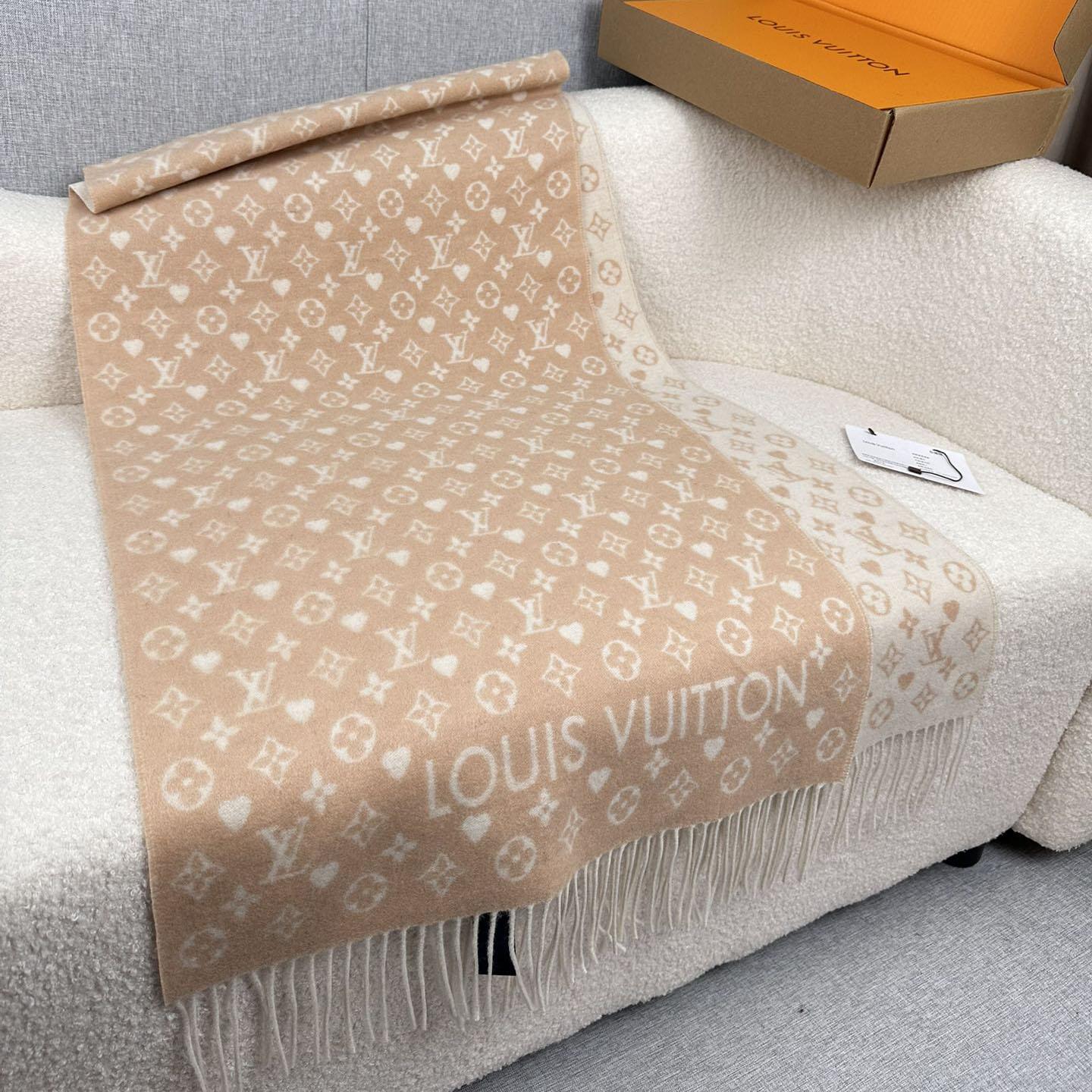 Louis Vuitton Game On Scarf   45*180cm - DesignerGu