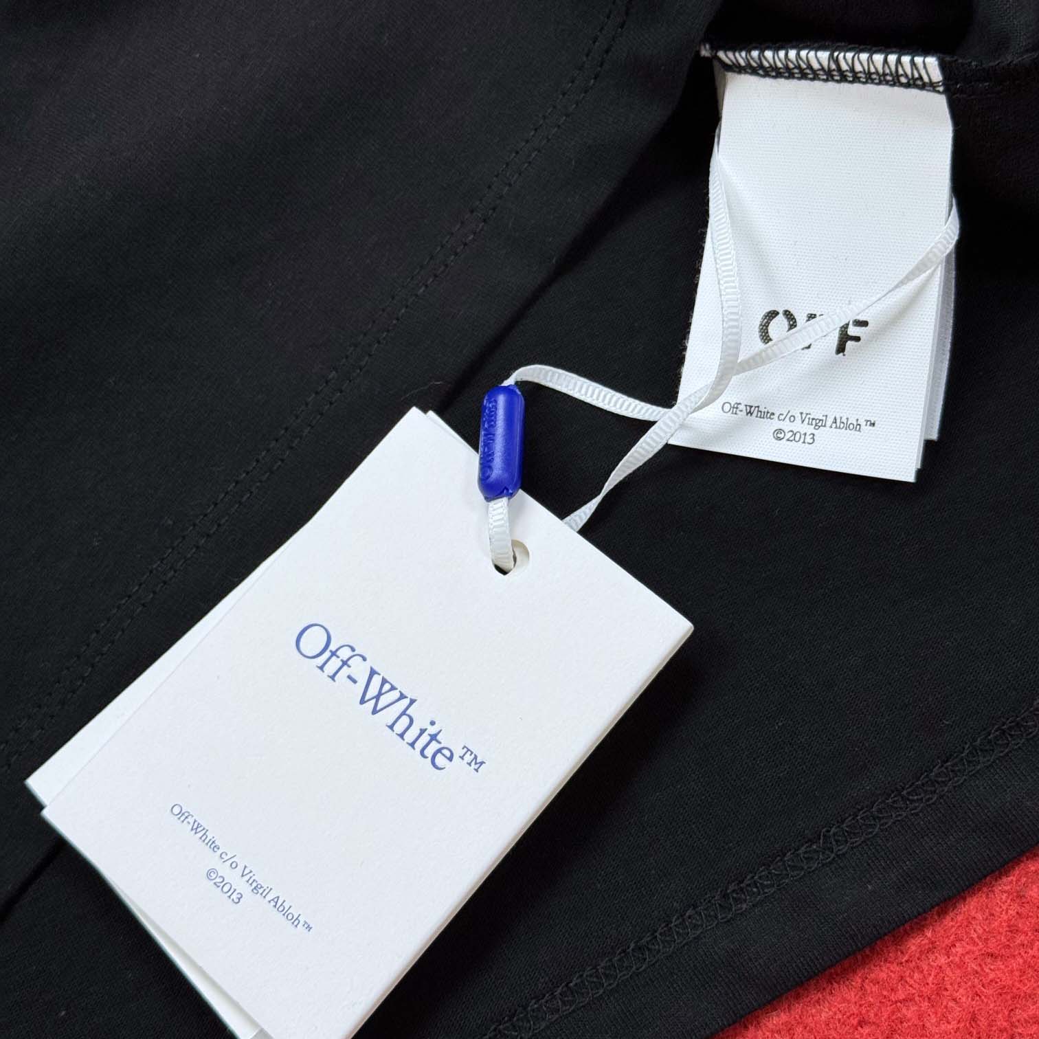 Off-White Big Bookish T-Shirt In Black - DesignerGu