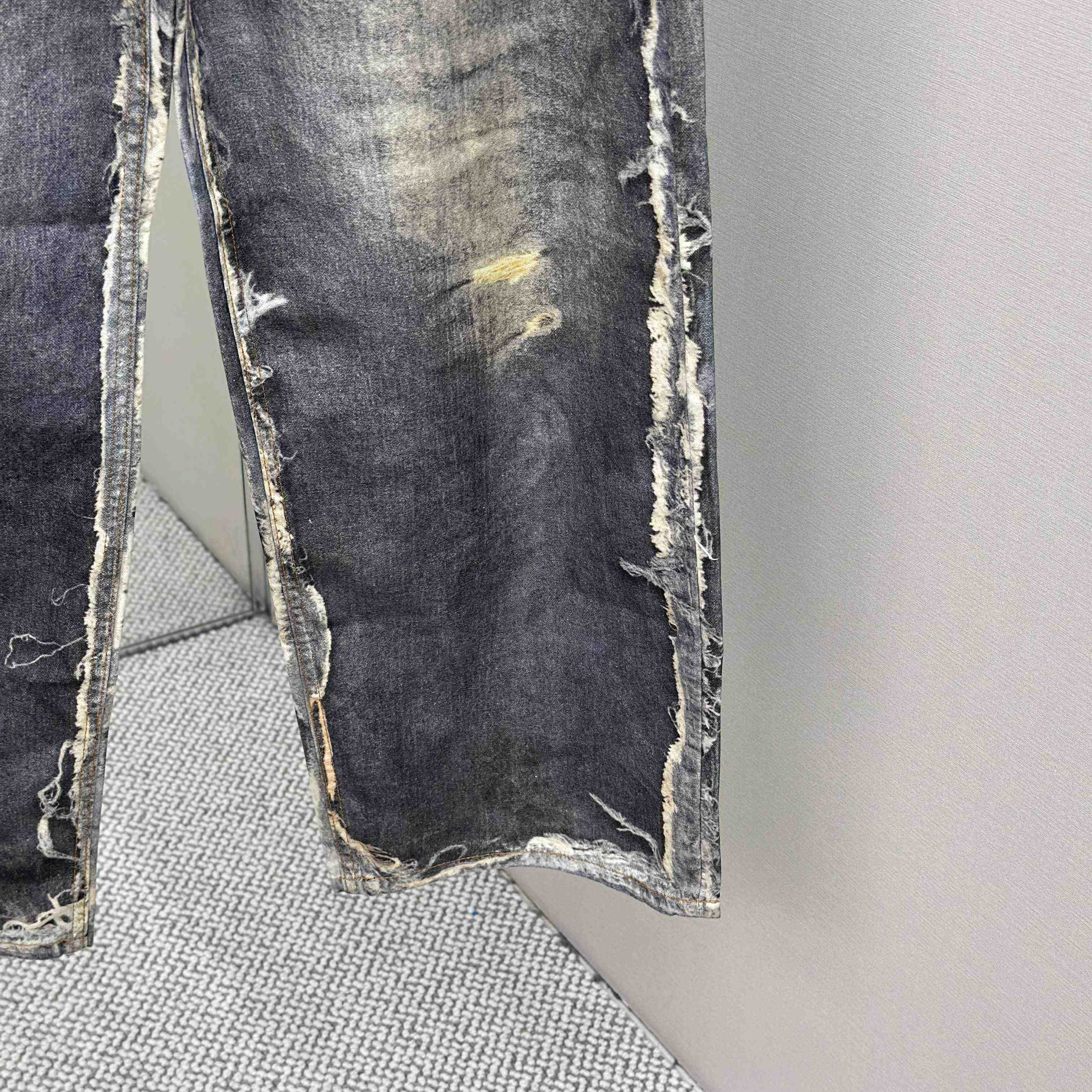 Acne Studios - Loose Fit Jeans  - DesignerGu