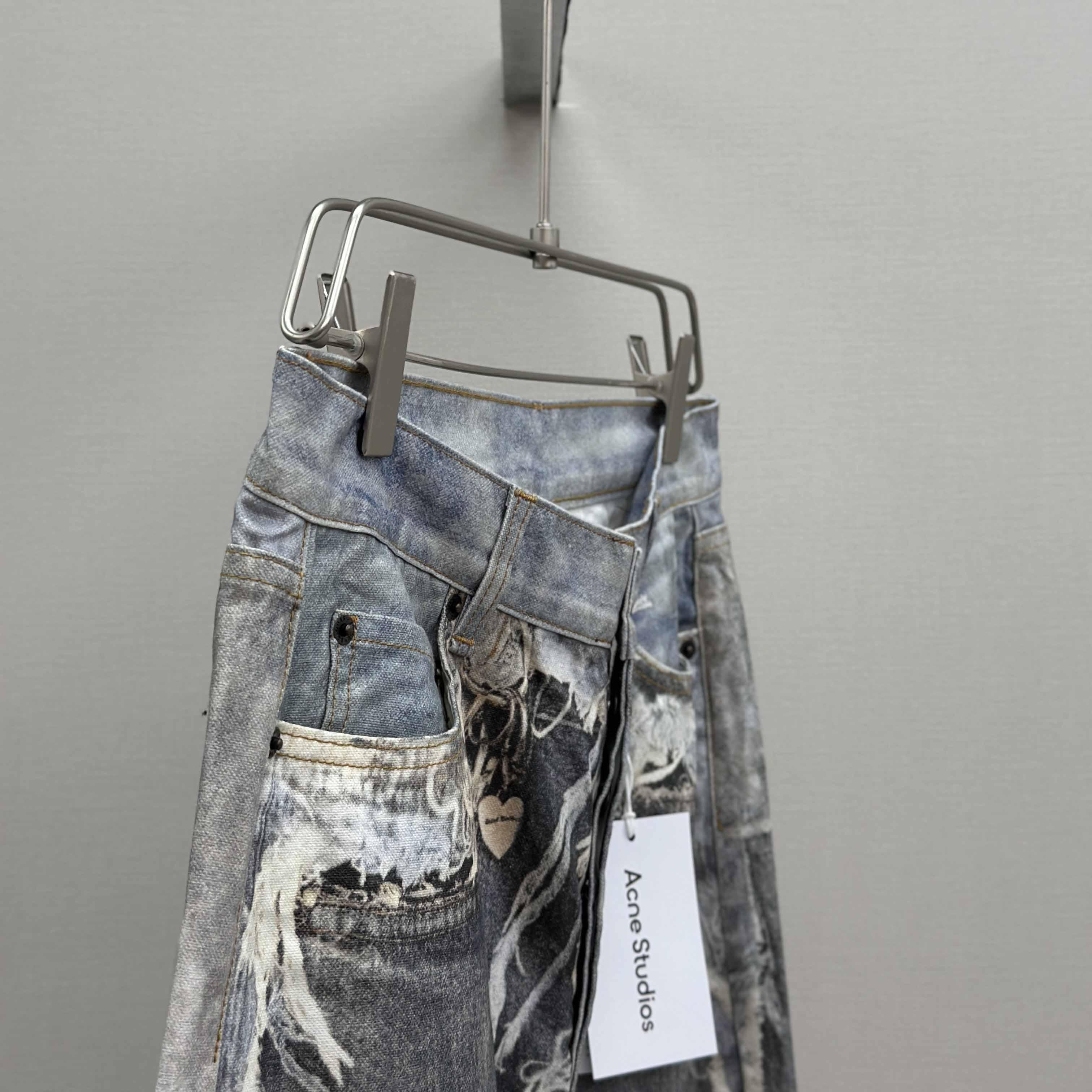 Acne Studios - Loose Fit Jeans  - DesignerGu