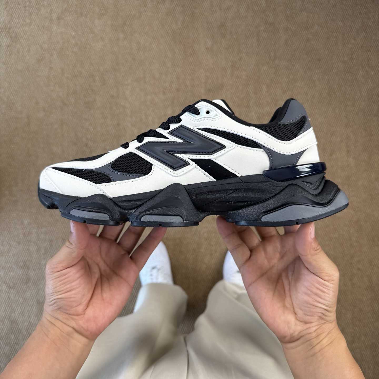 New Balance NB9060 Sneakers   U9060ZBS - DesignerGu
