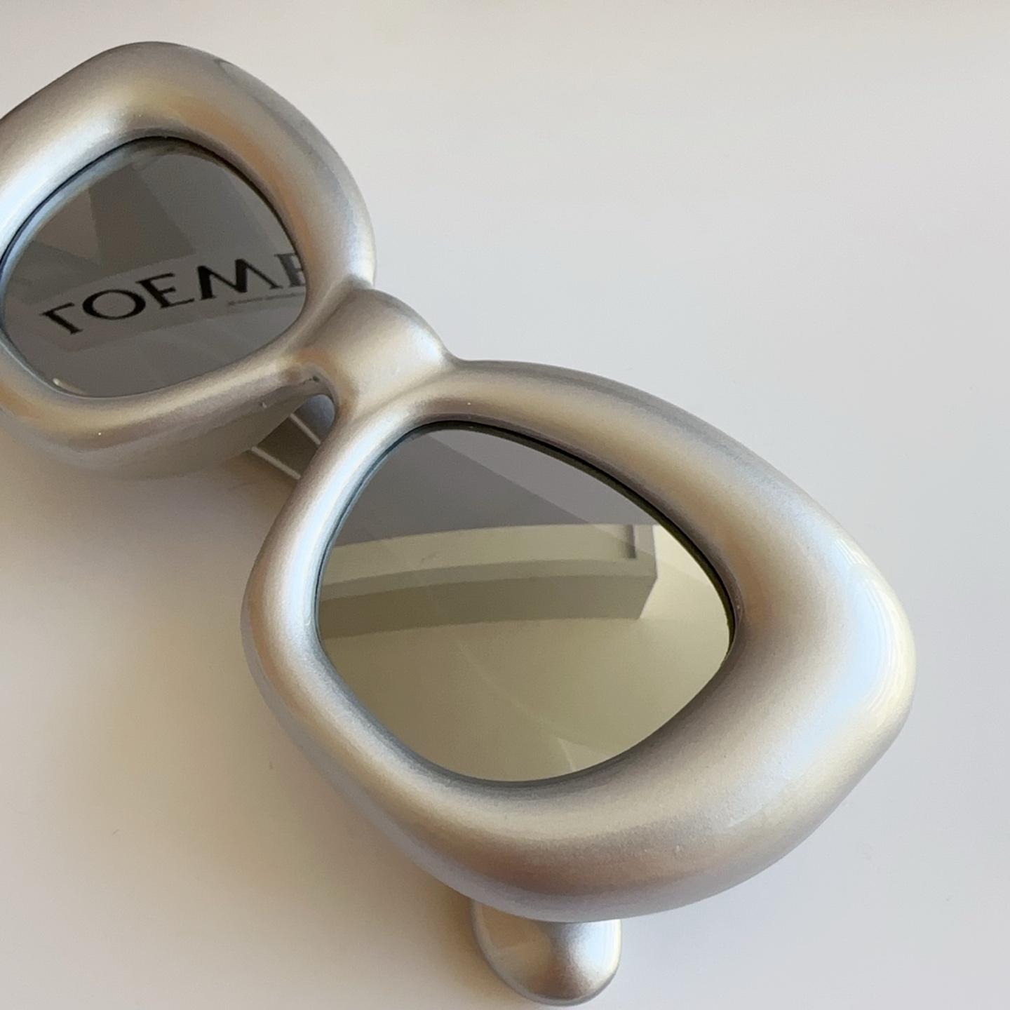 Loewe LW40100l Sunglasses  - DesignerGu