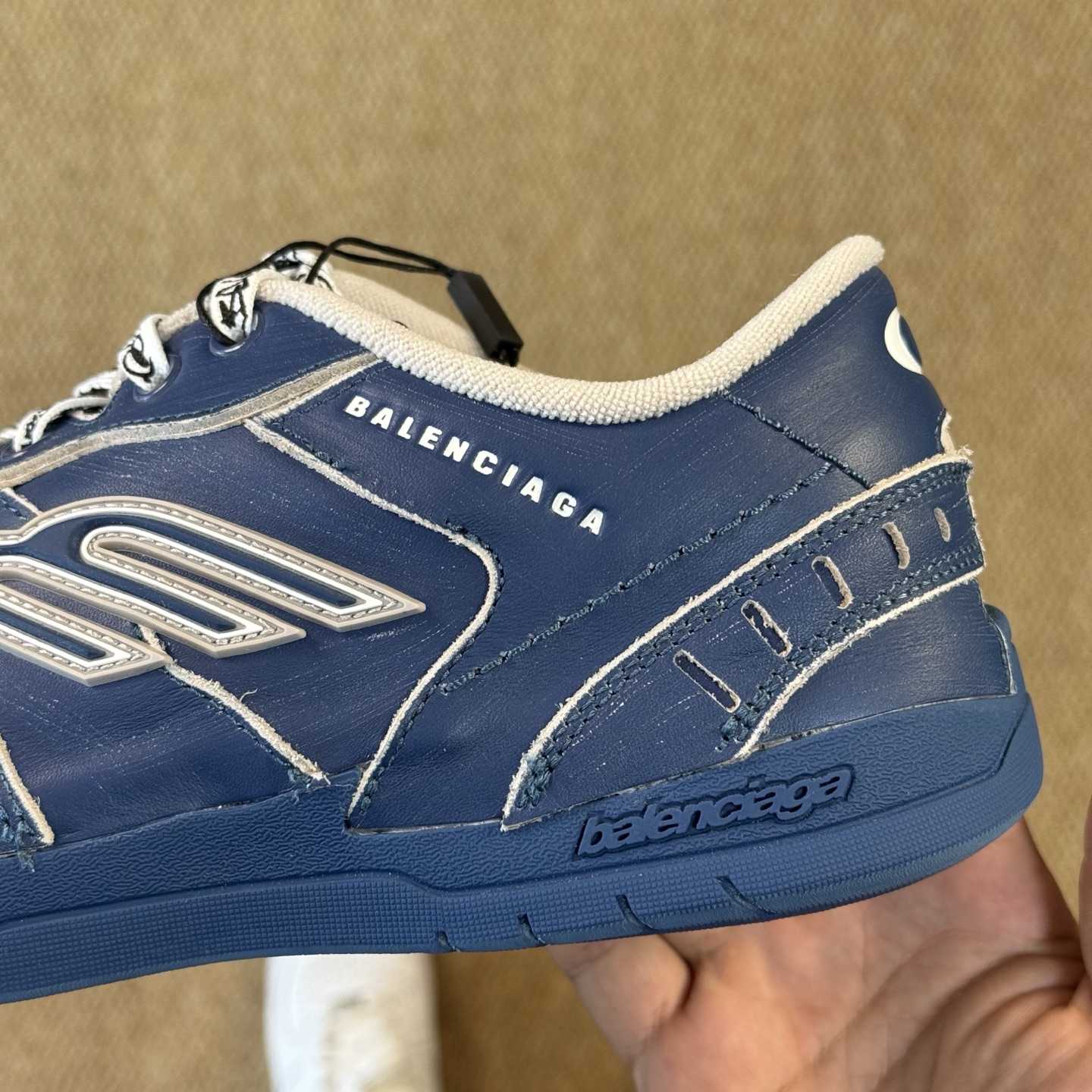 Balenciaga Hamptons Worn-Out - DesignerGu