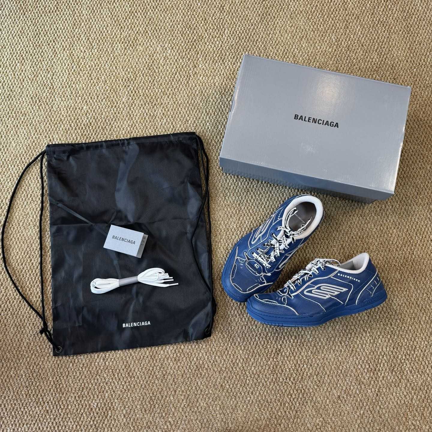 Balenciaga Hamptons Worn-Out - DesignerGu