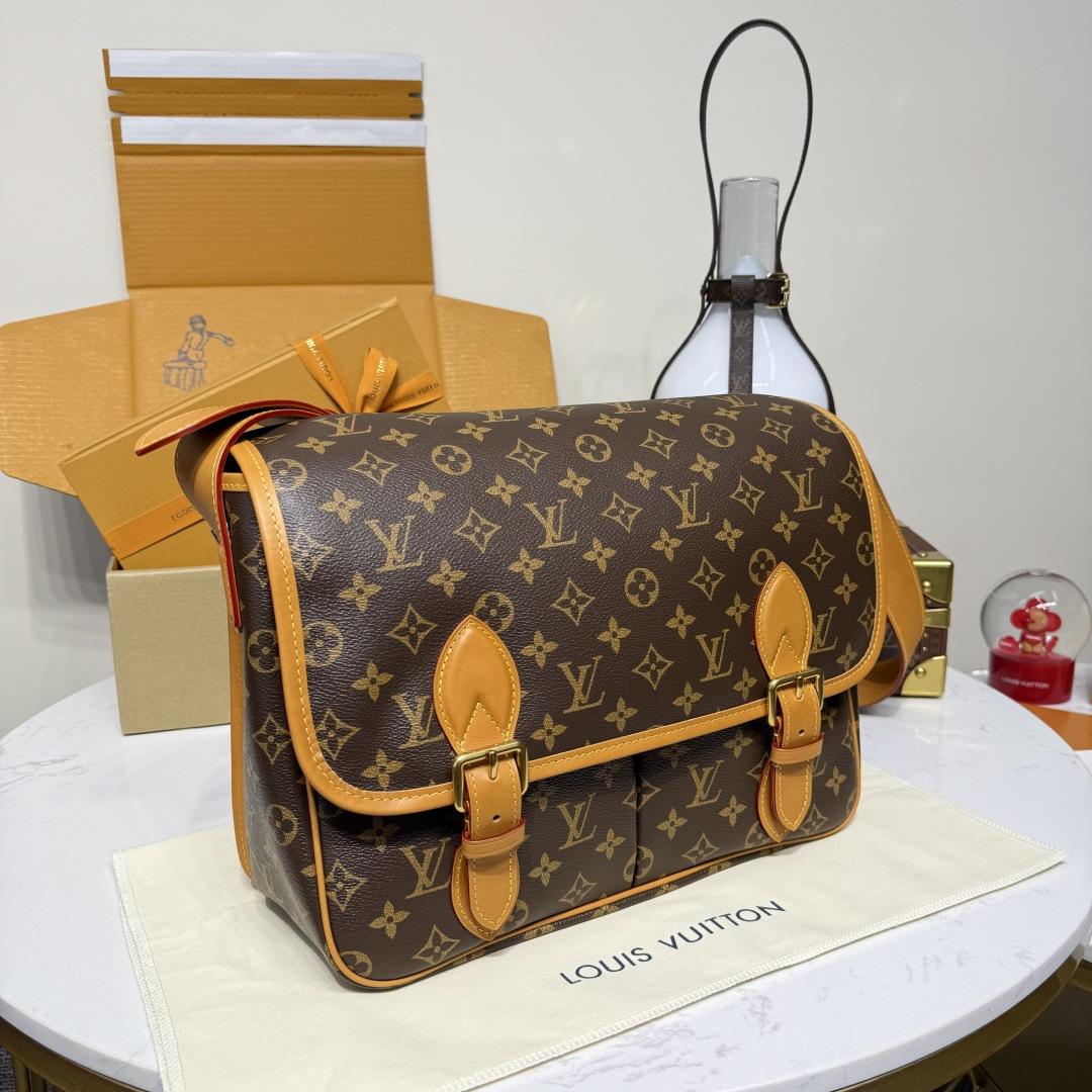 Louis Vuitton Satchel Messenger   M14723 - DesignerGu