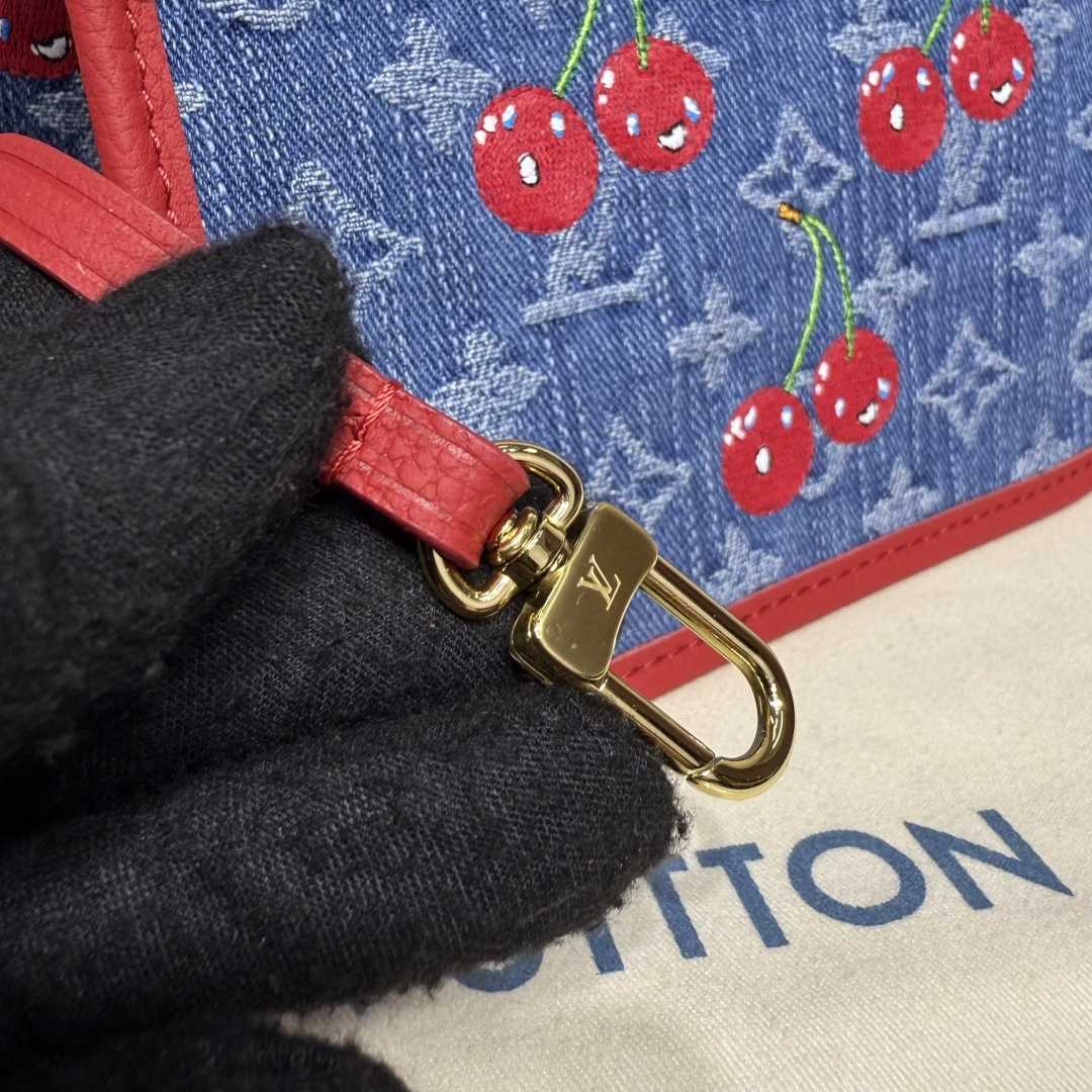 Louis Vuitton LV x TM Neverfull Inside Out BB   M14997 - DesignerGu
