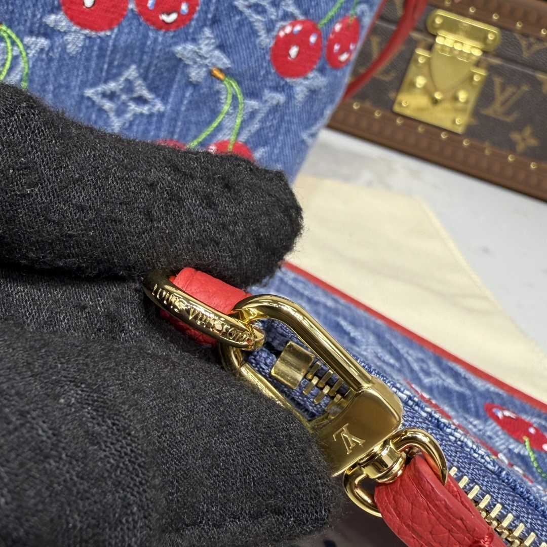 Louis Vuitton LV x TM Neverfull Inside Out BB   M14997 - DesignerGu