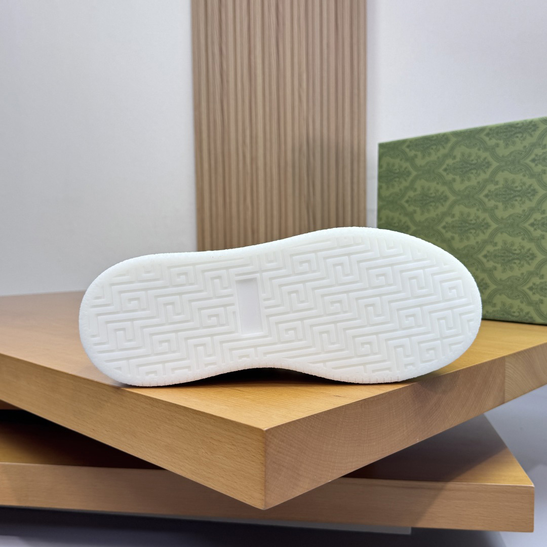 Gucci GG Sneakers - DesignerGu