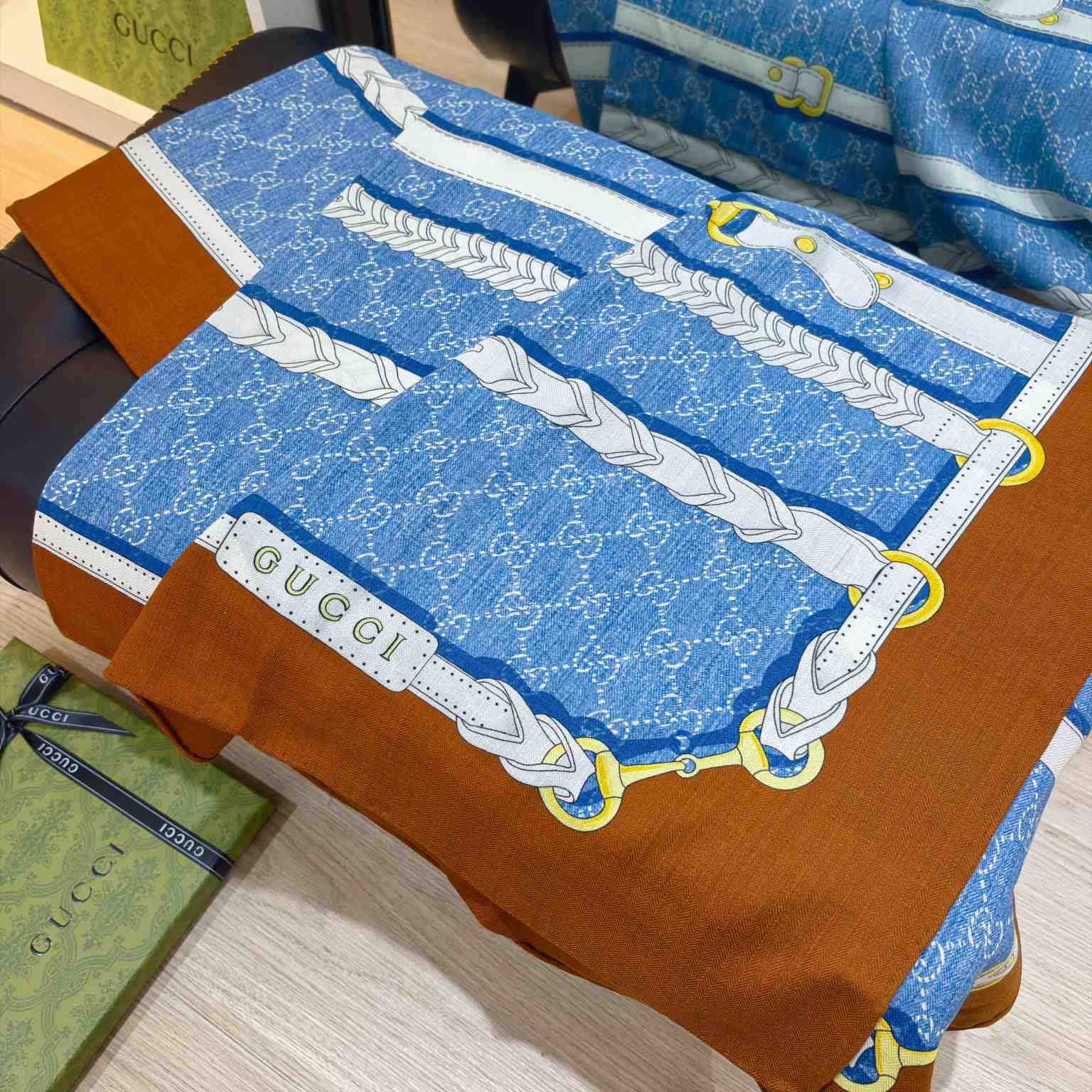 Gucci Printed Silk Twill Carré - DesignerGu