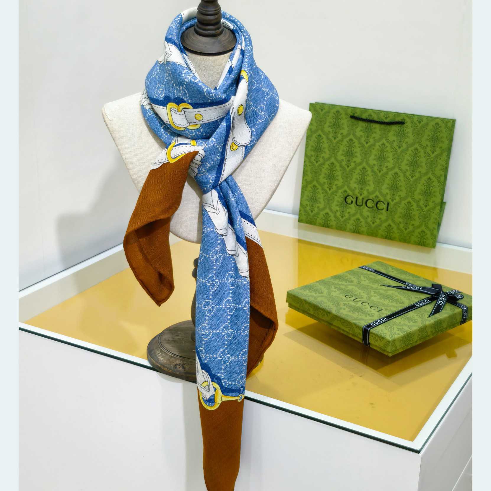 Gucci Printed Silk Twill Carré - DesignerGu