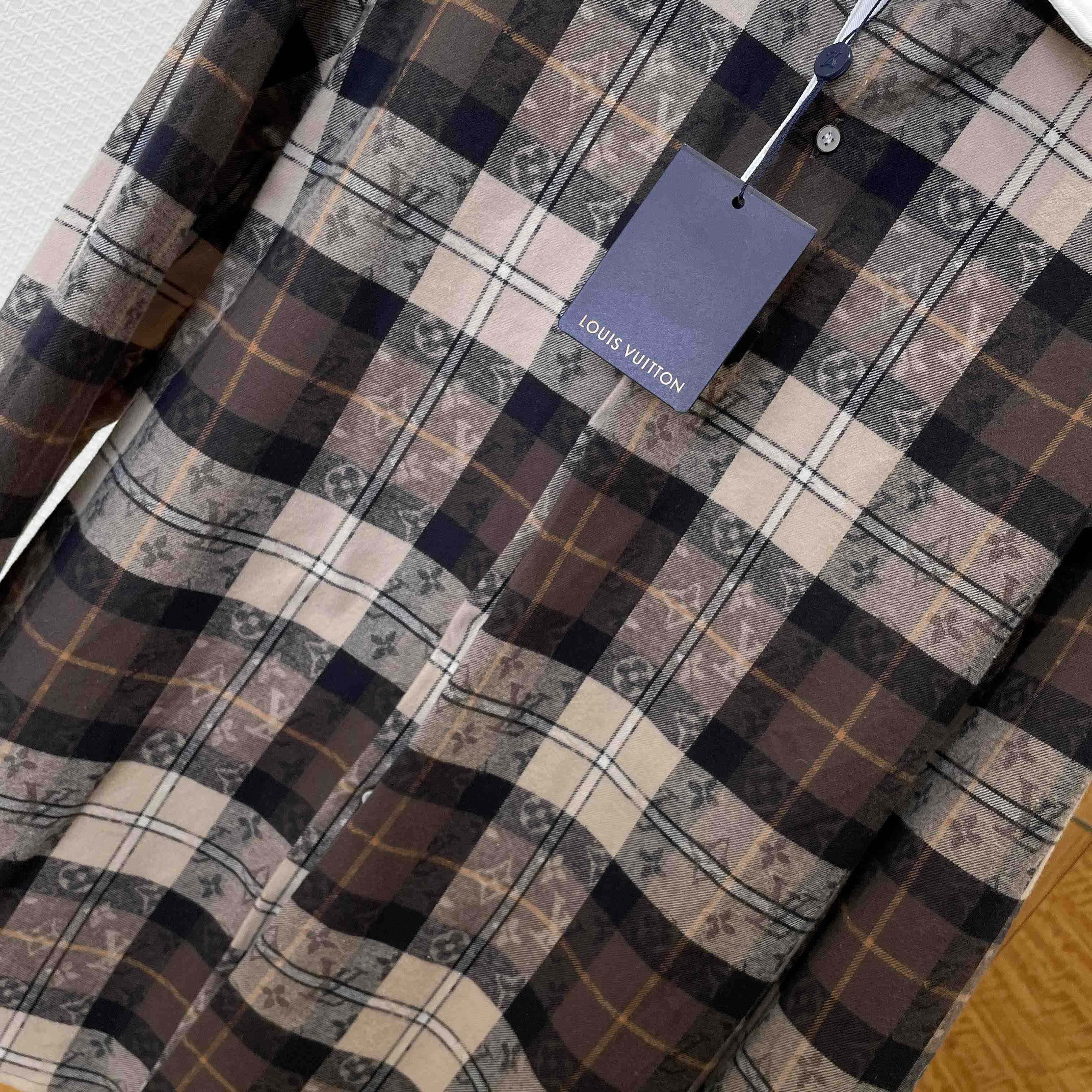 Louis Vuitton Monogram Flannel Long-Sleeved Polo Shirt   1AIKAJ - DesignerGu