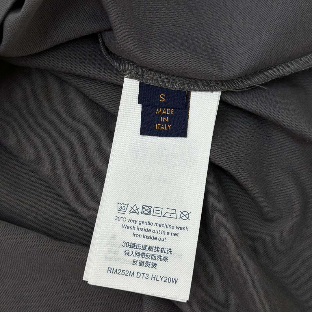 Louis Vuitton Embossed LV T-Shirt - DesignerGu