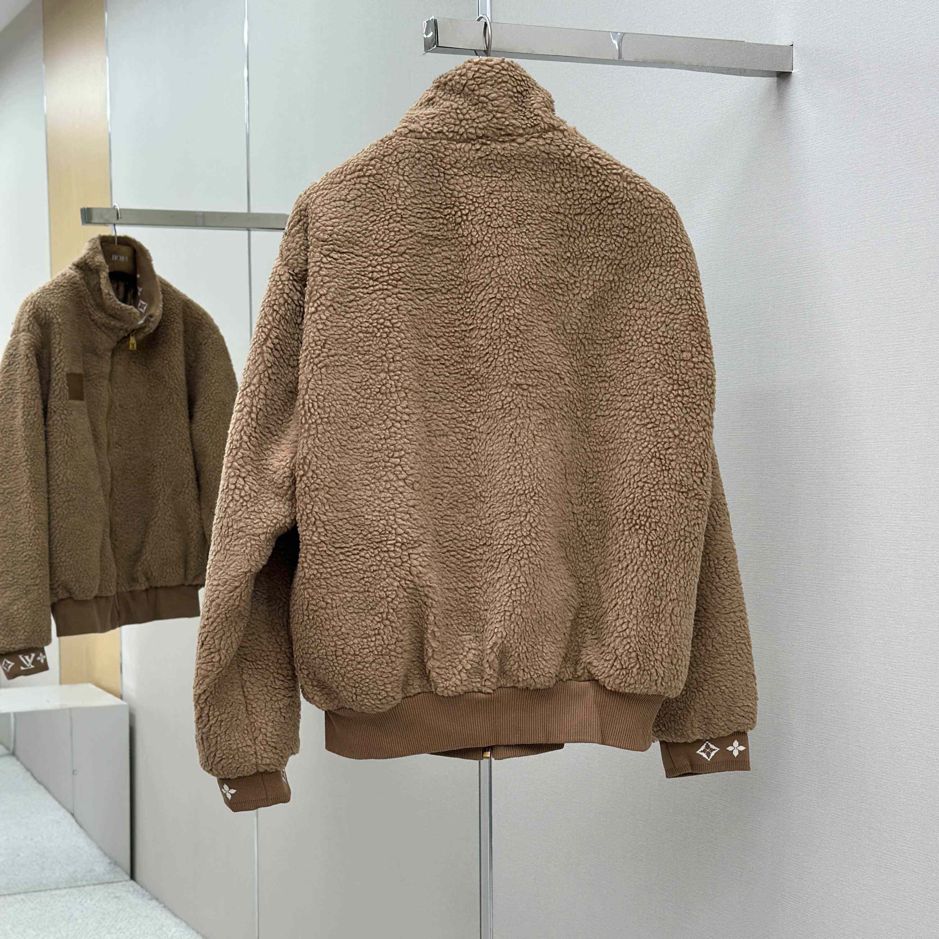 Louis Vuitton Leather Patch Fleece Blouson   1AFXTM - DesignerGu