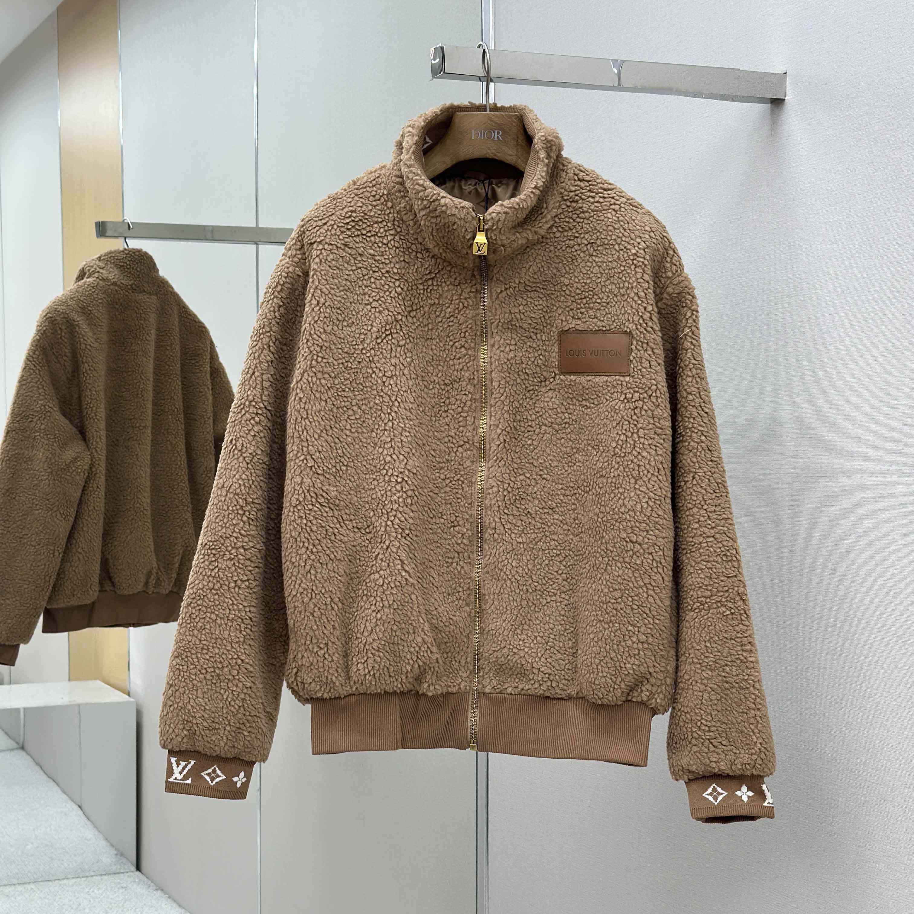 Louis Vuitton Leather Patch Fleece Blouson   1AFXTM - DesignerGu