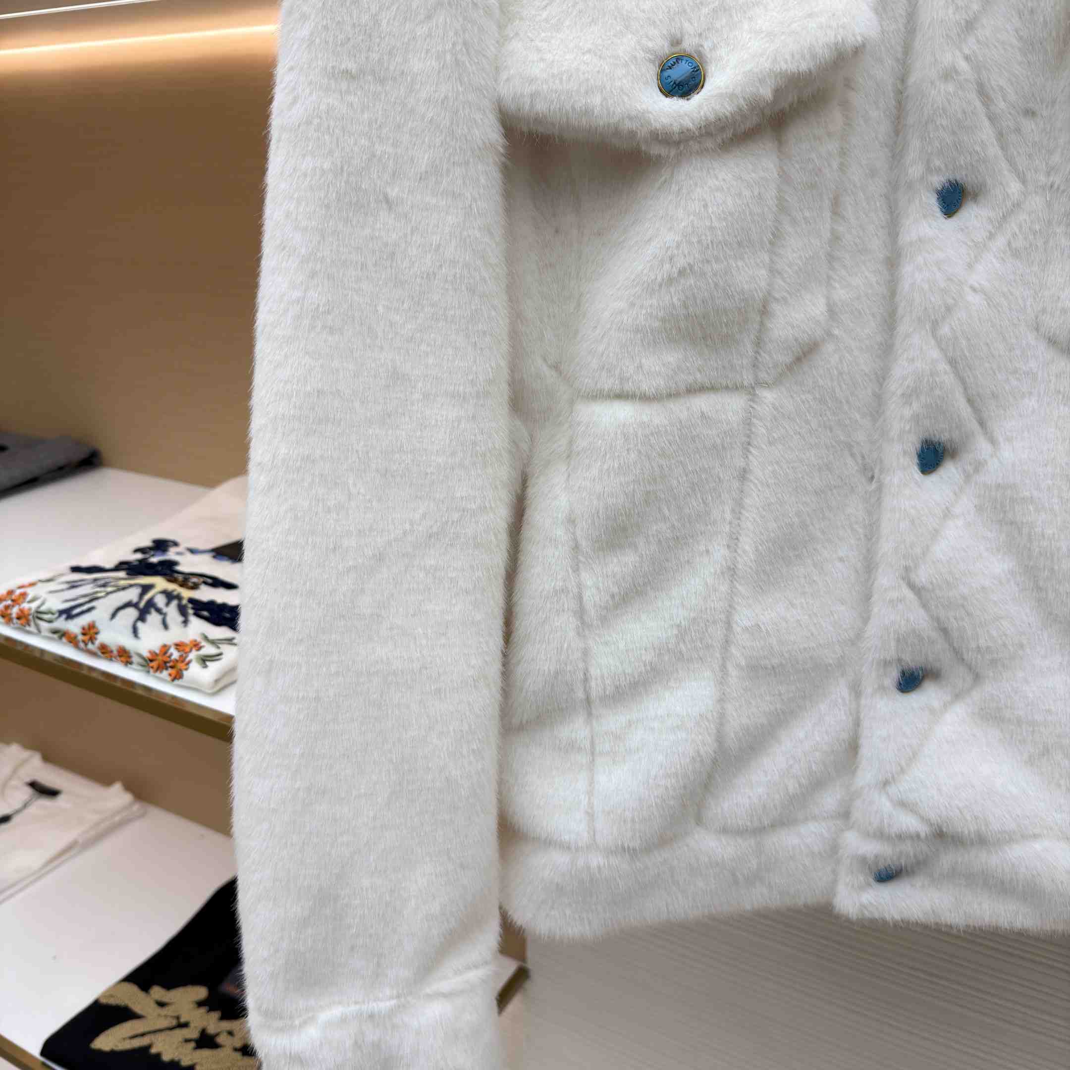 Louis Vuitton Mink Trucker Jacket   1AFXB6 - DesignerGu