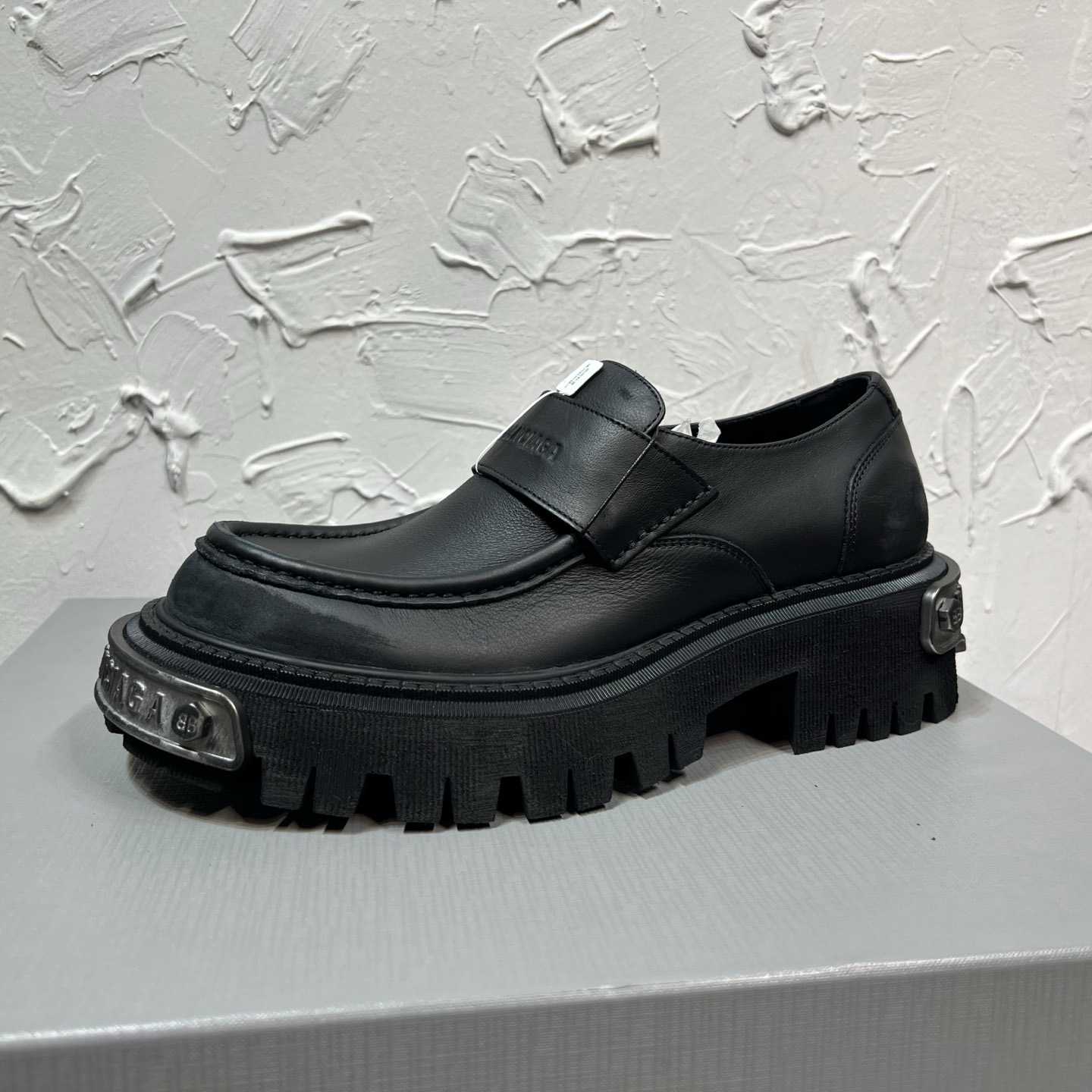 Balenciaga Tractor Loafer In Black - DesignerGu