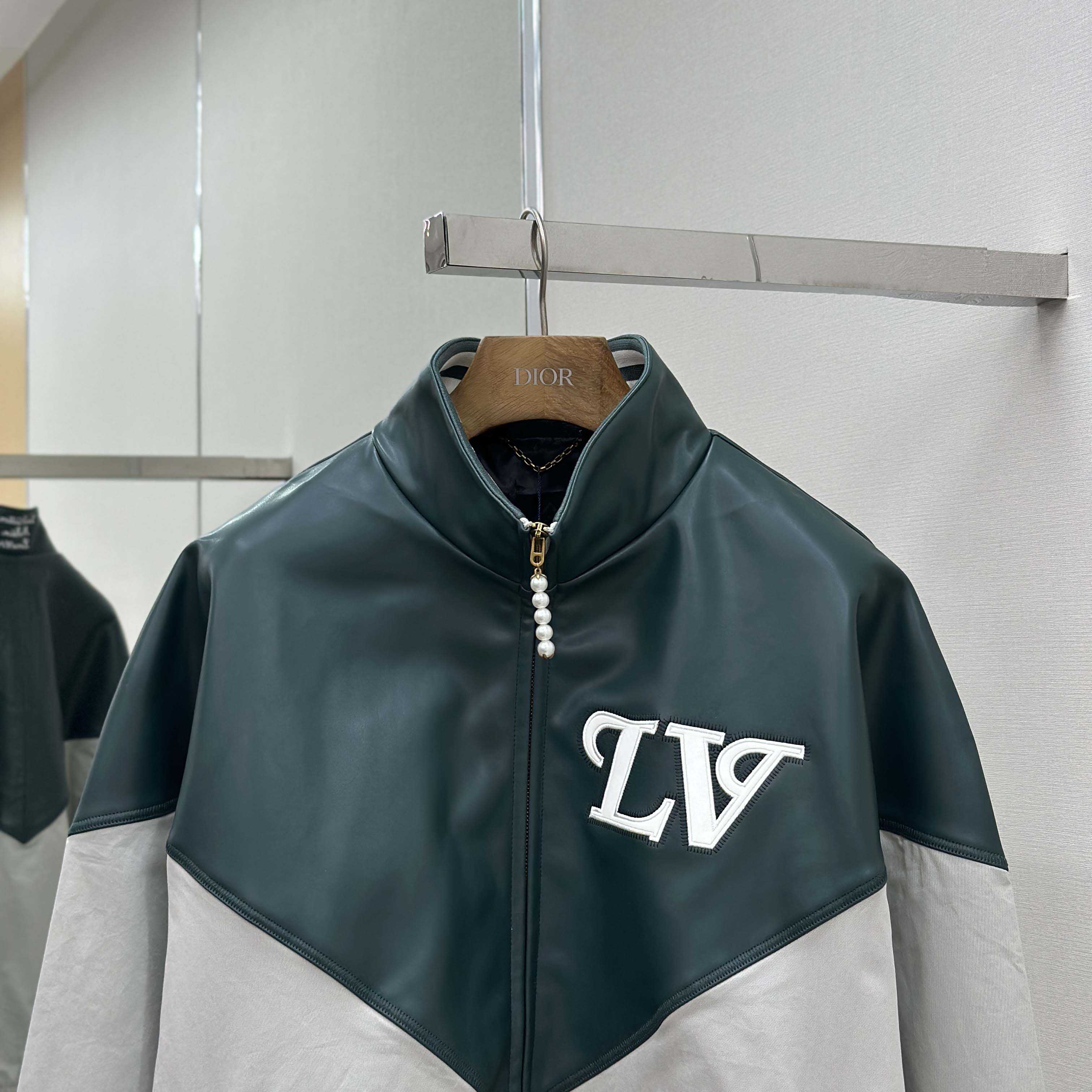 Louis Vuitton Graphic Leather Mix Tracktop   1AIJX2 - DesignerGu