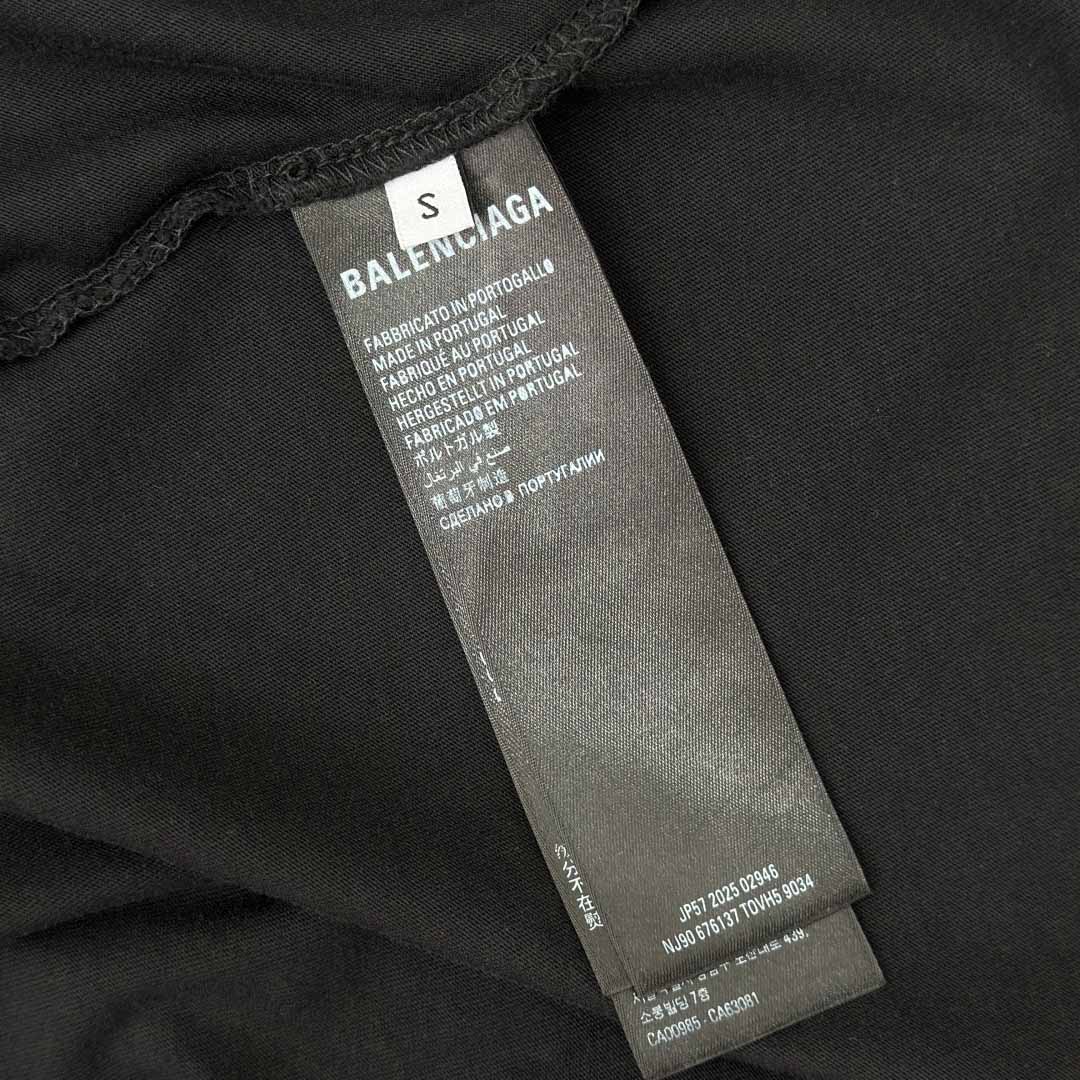 Balenciaga T-Shirt Medium Fit  - DesignerGu