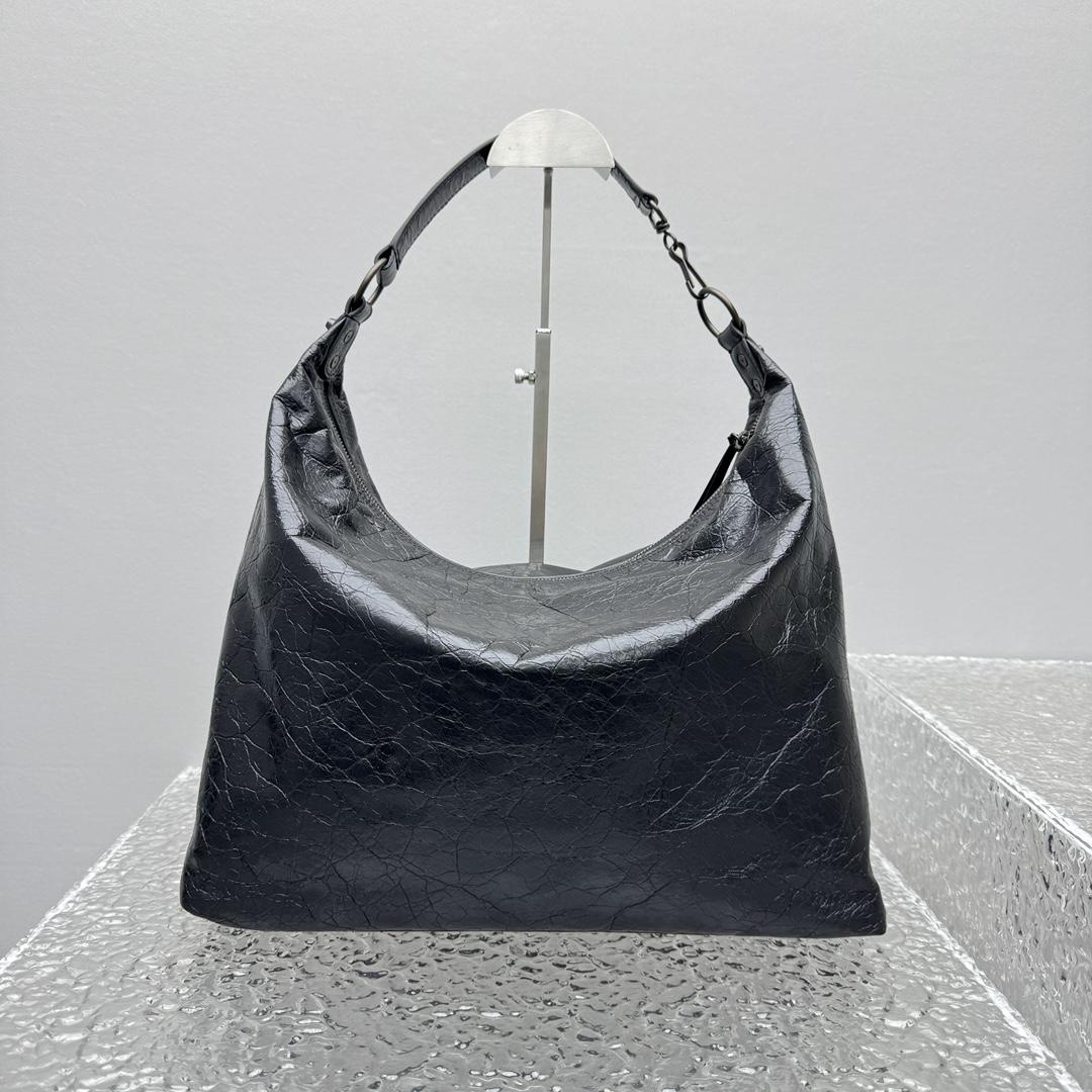 Balenciaga Le City Hobo Bag Medium In Black - DesignerGu