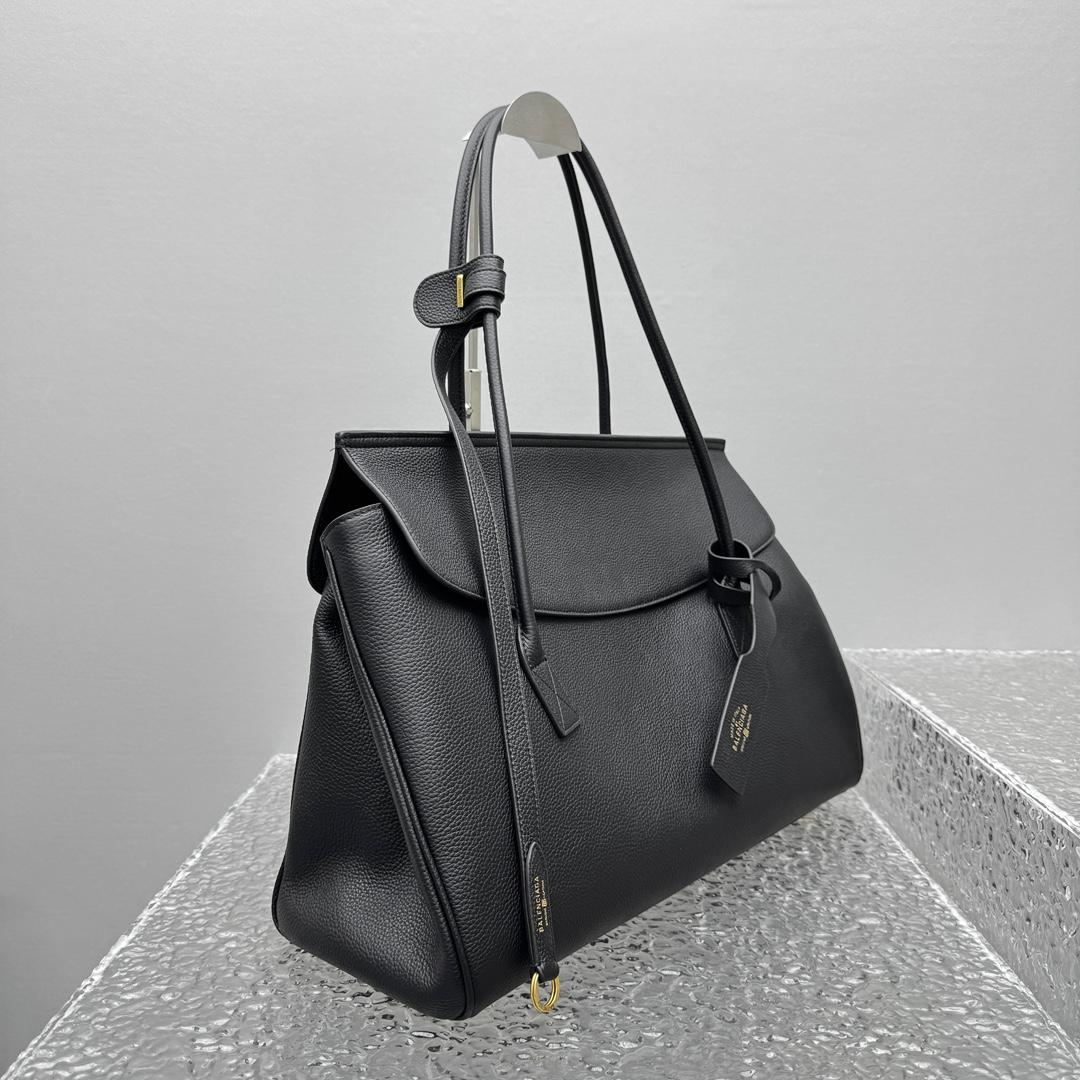 Balenciaga Carrie Carry All Bag In Black - DesignerGu
