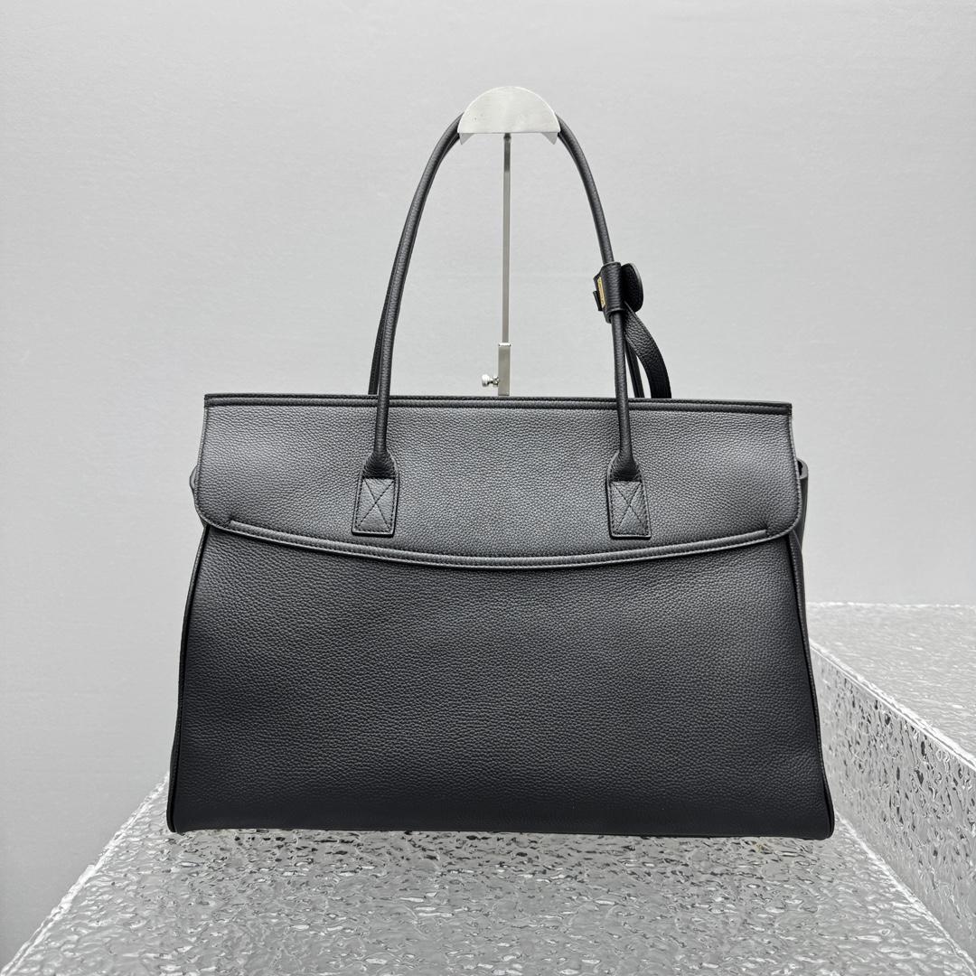 Balenciaga Carrie Carry All Bag In Black - DesignerGu