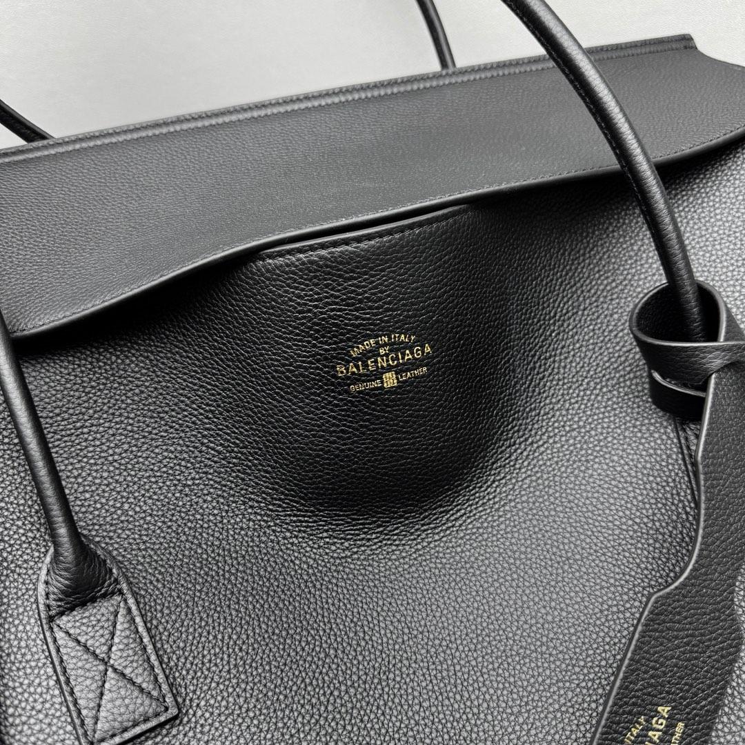 Balenciaga Carrie Carry All Bag In Black - DesignerGu