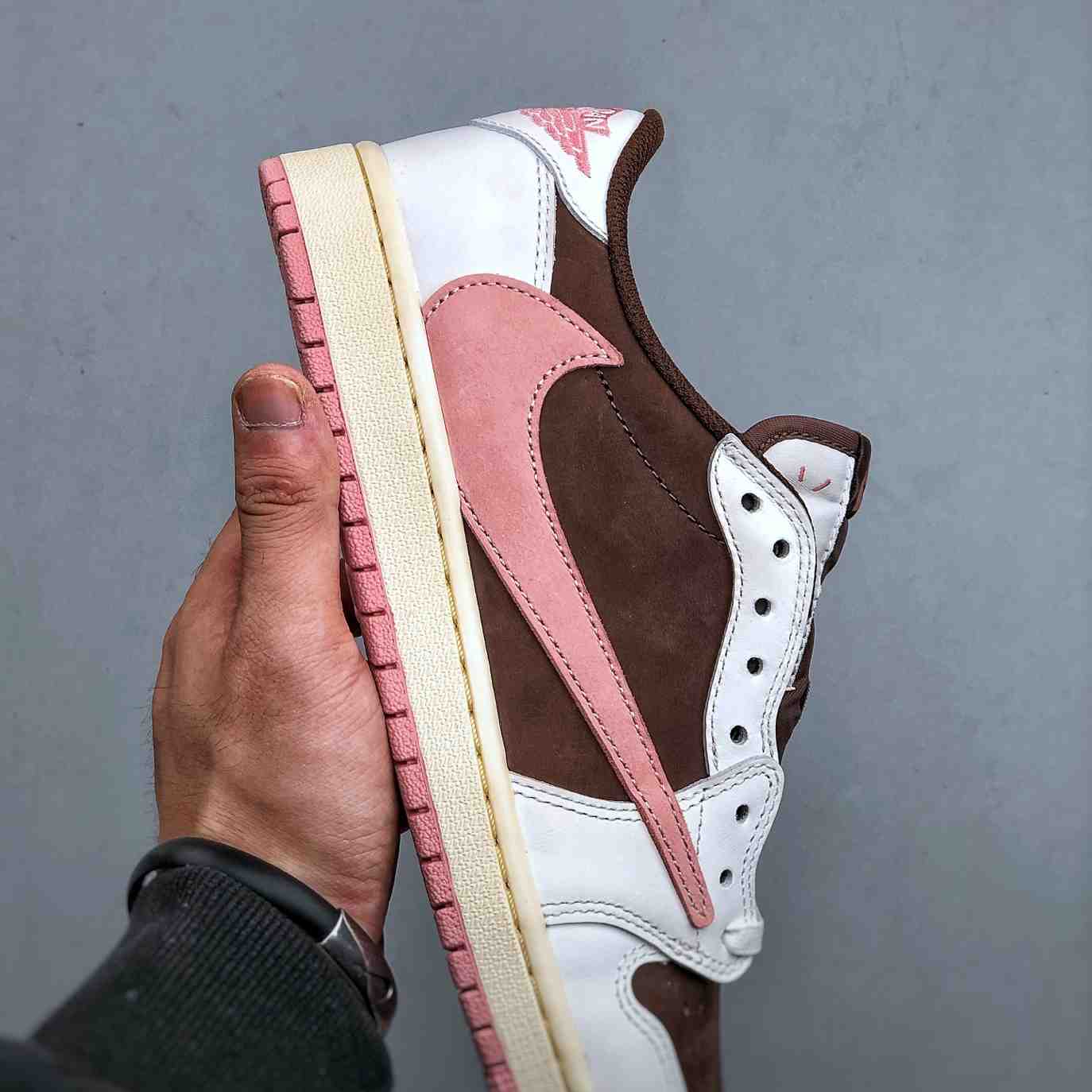 Travis Scott x Air Jordan 1 Low OG “Pink Reverse Swoosh” – Style Code DZ4137-206 - DesignerGu