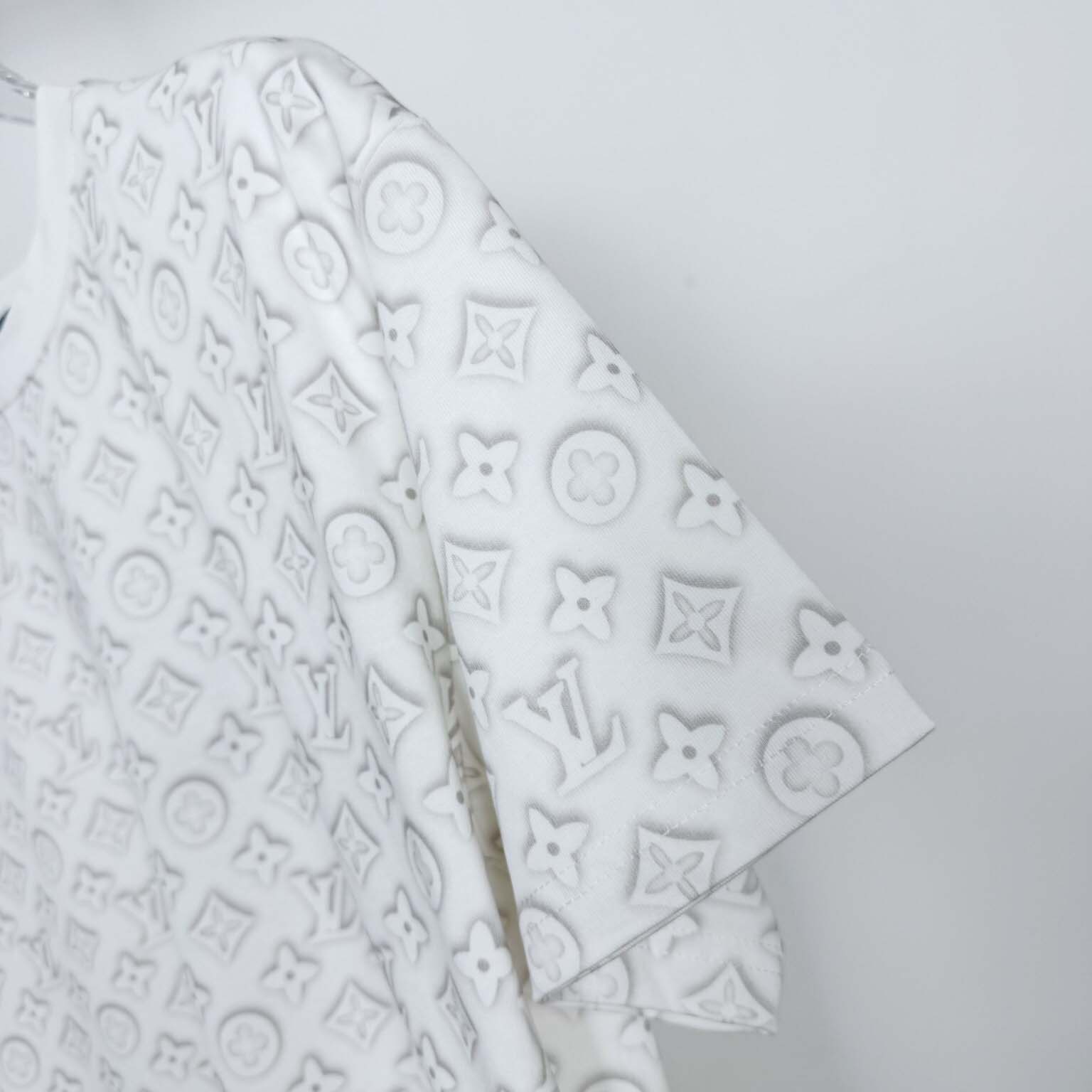 Louis Vuitton Monogram T-Shirt - DesignerGu
