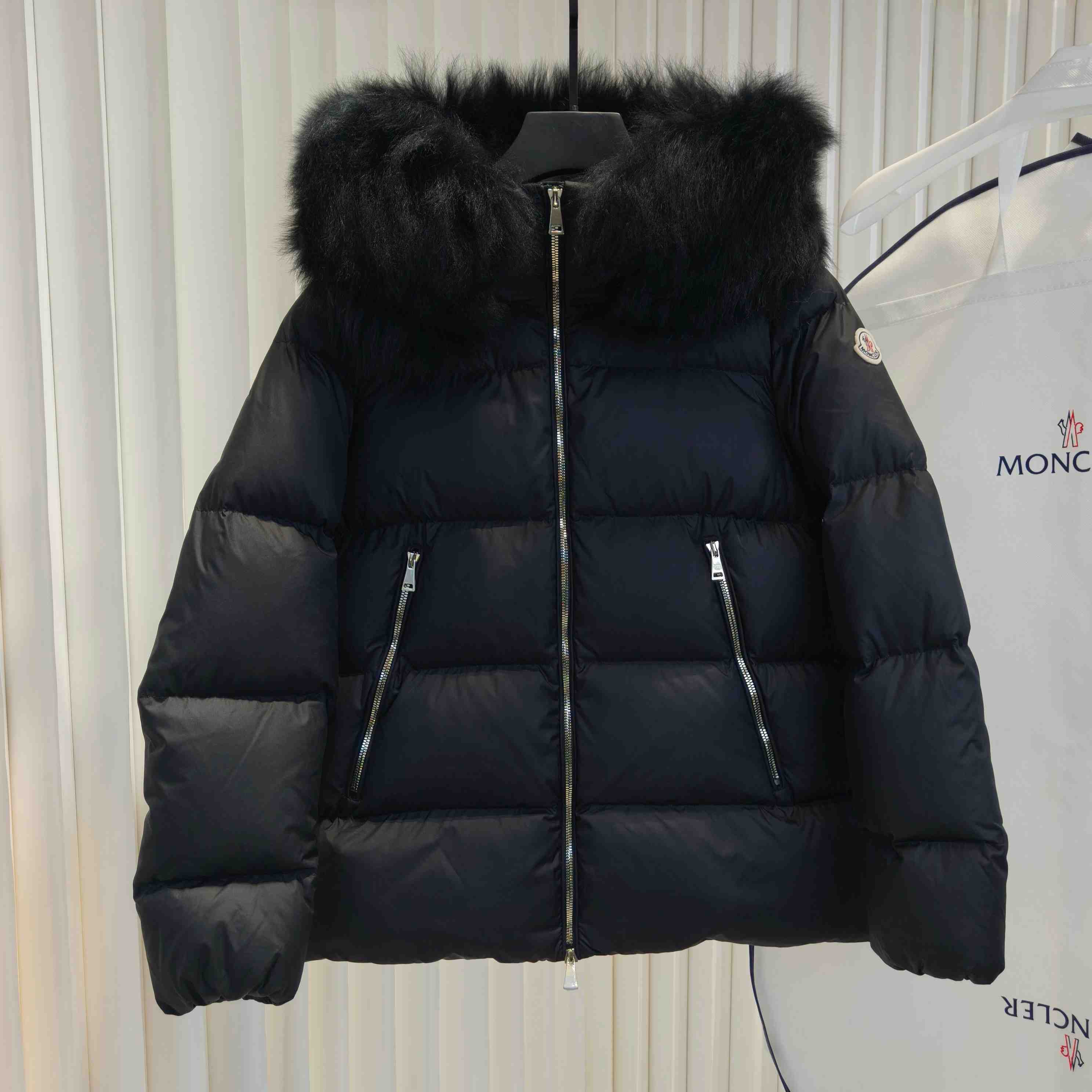 Moncler Laichefur Hooded Shearling-Trimmed Short Down Jacket - DesignerGu