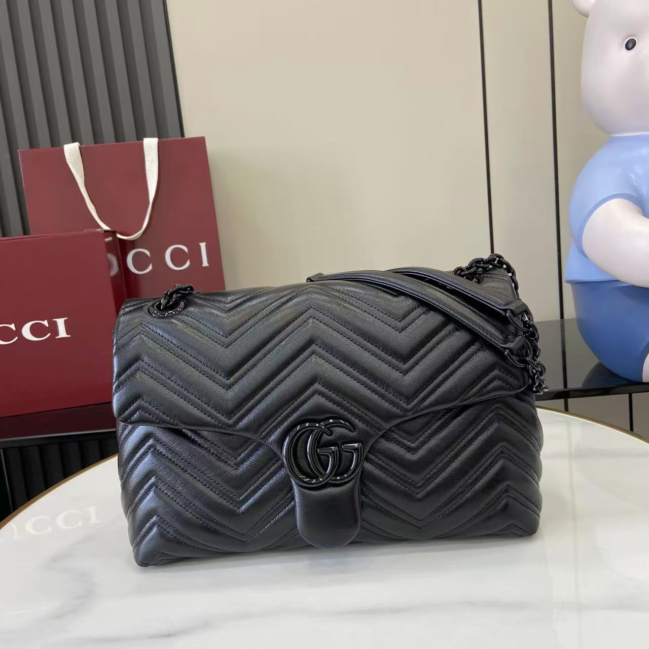 Gucci GG Marmont Medium Shoulder Bag - DesignerGu
