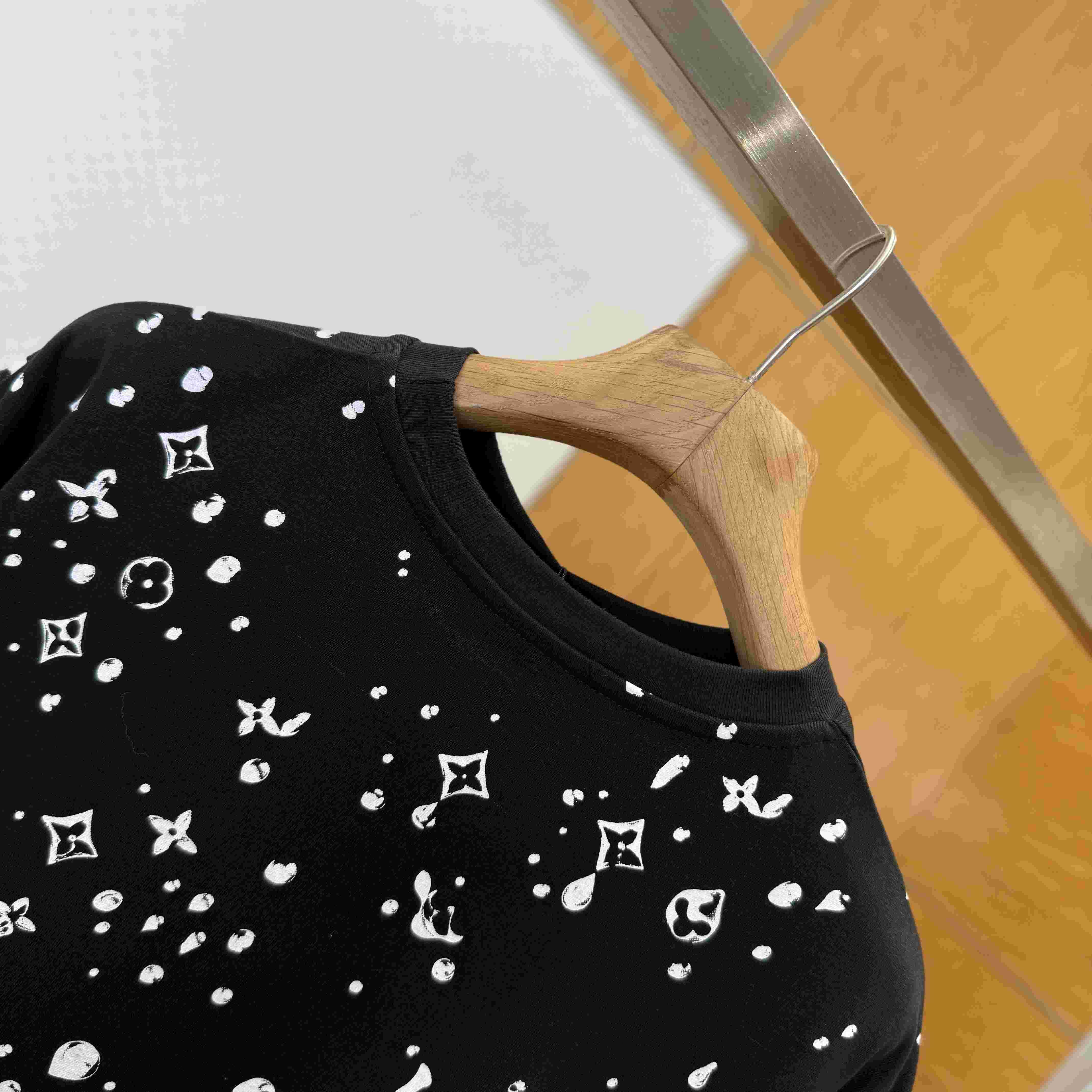 Louis Vuitton Monogram Short-Sleeved T-Shirt   1AJCBF - DesignerGu