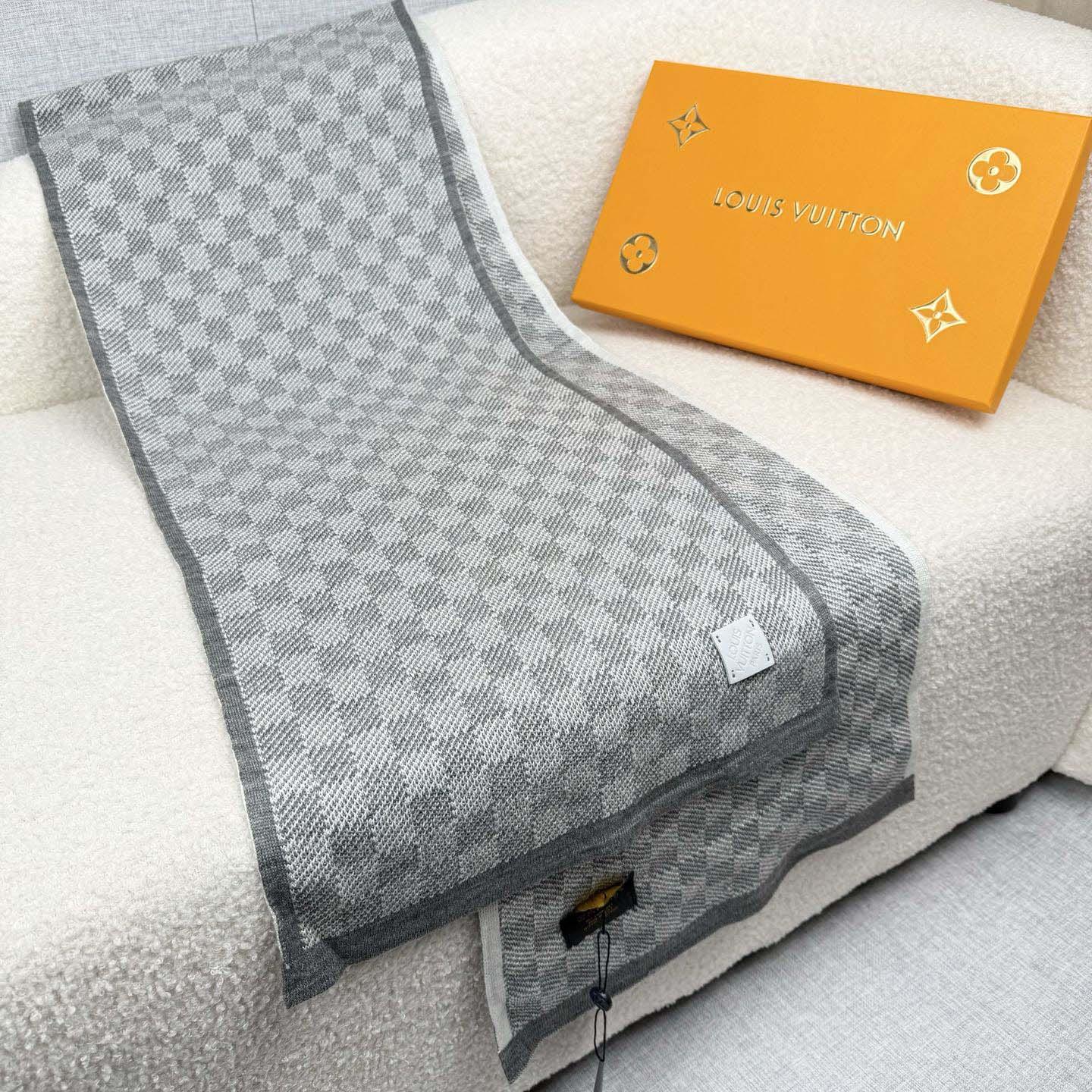 Louis Vuitton Damier Scarf   30*180cm - DesignerGu