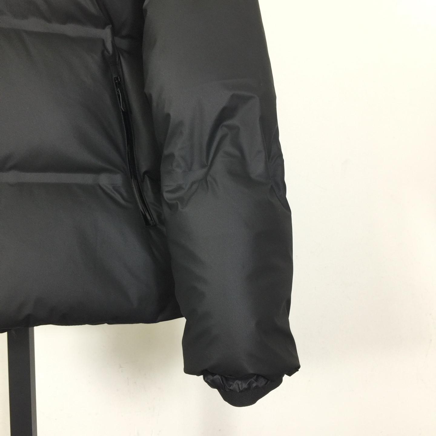 Arc'teryx Hooded Down Jacket - DesignerGu