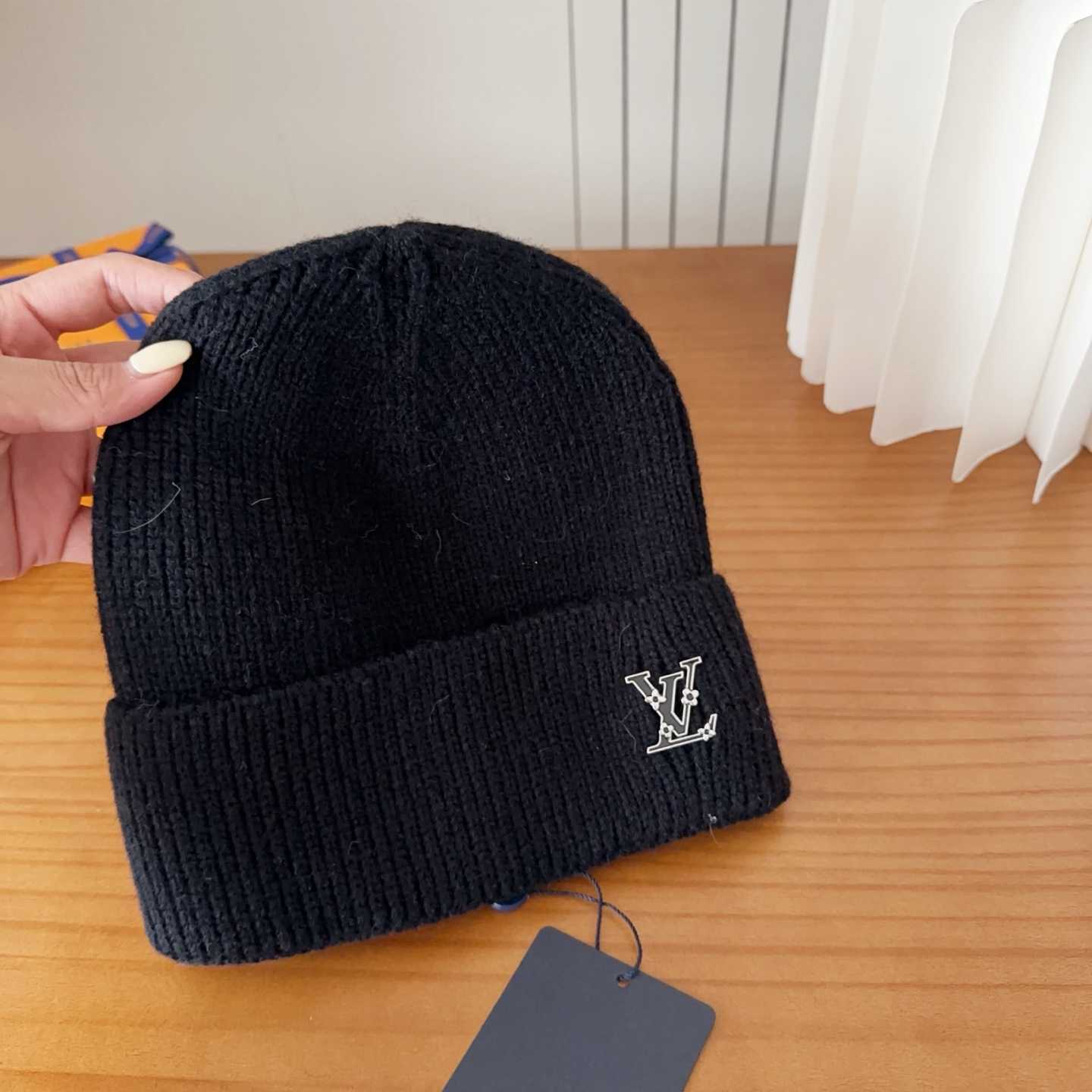 Louis Vuitton Beanie    - DesignerGu