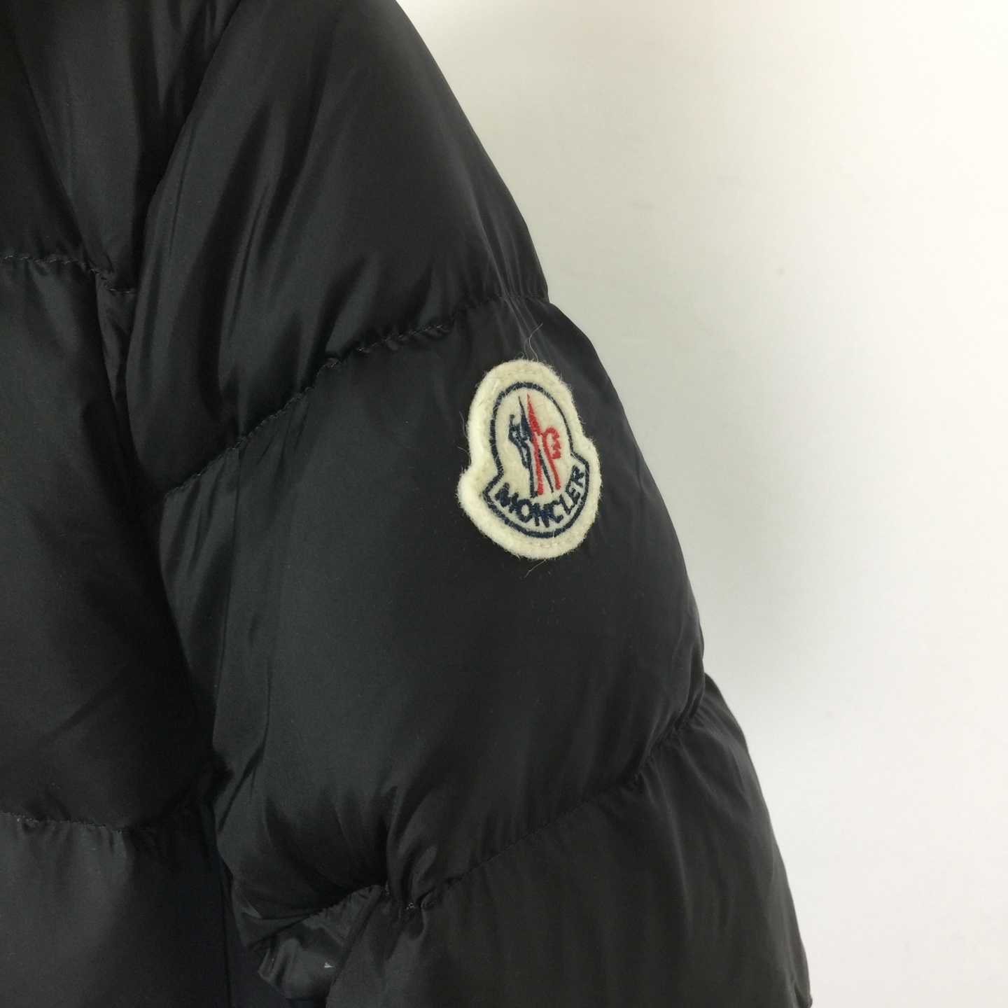 Moncler Boed Jacket - DesignerGu
