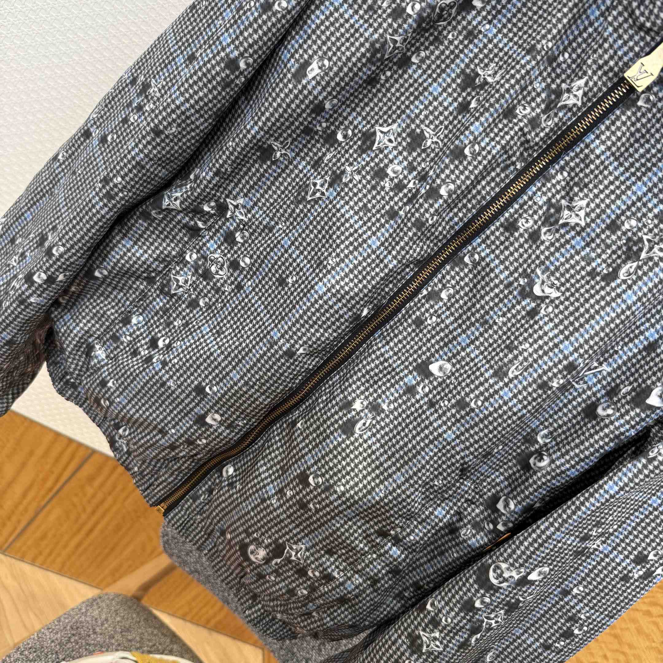 Louis Vuitton Monogram Reversible Windbreaker   1AJBF8 - DesignerGu