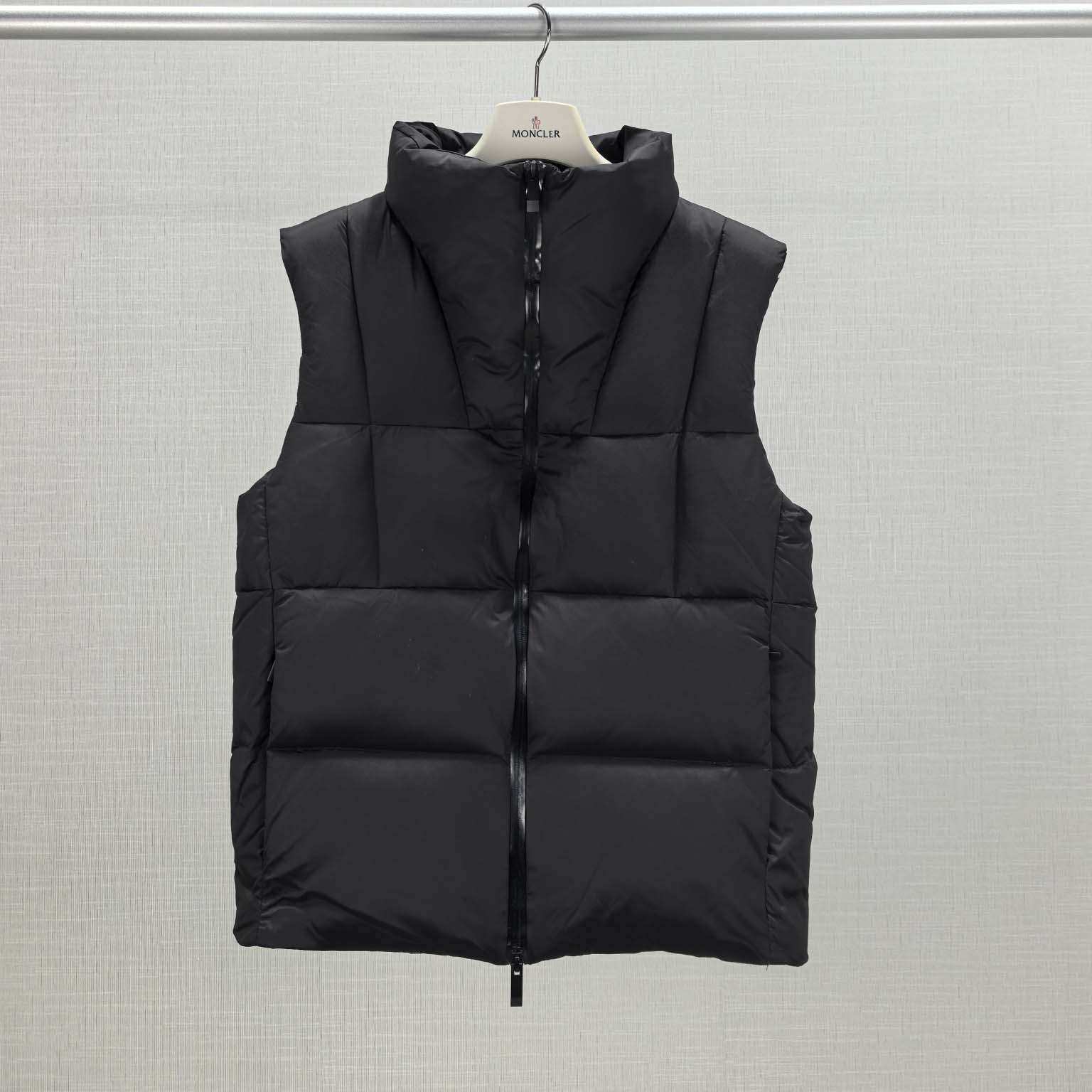 Moncler Padded Quilted Gilet - DesignerGu