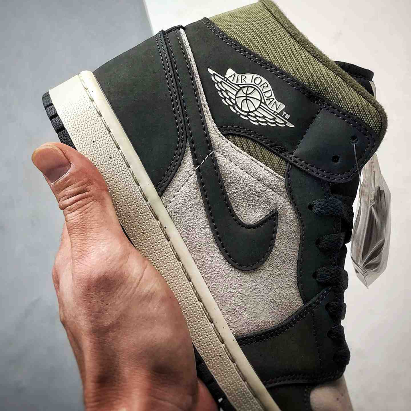 Air Jordan 1 Mid “Olive Green” | HV4091-102 - DesignerGu
