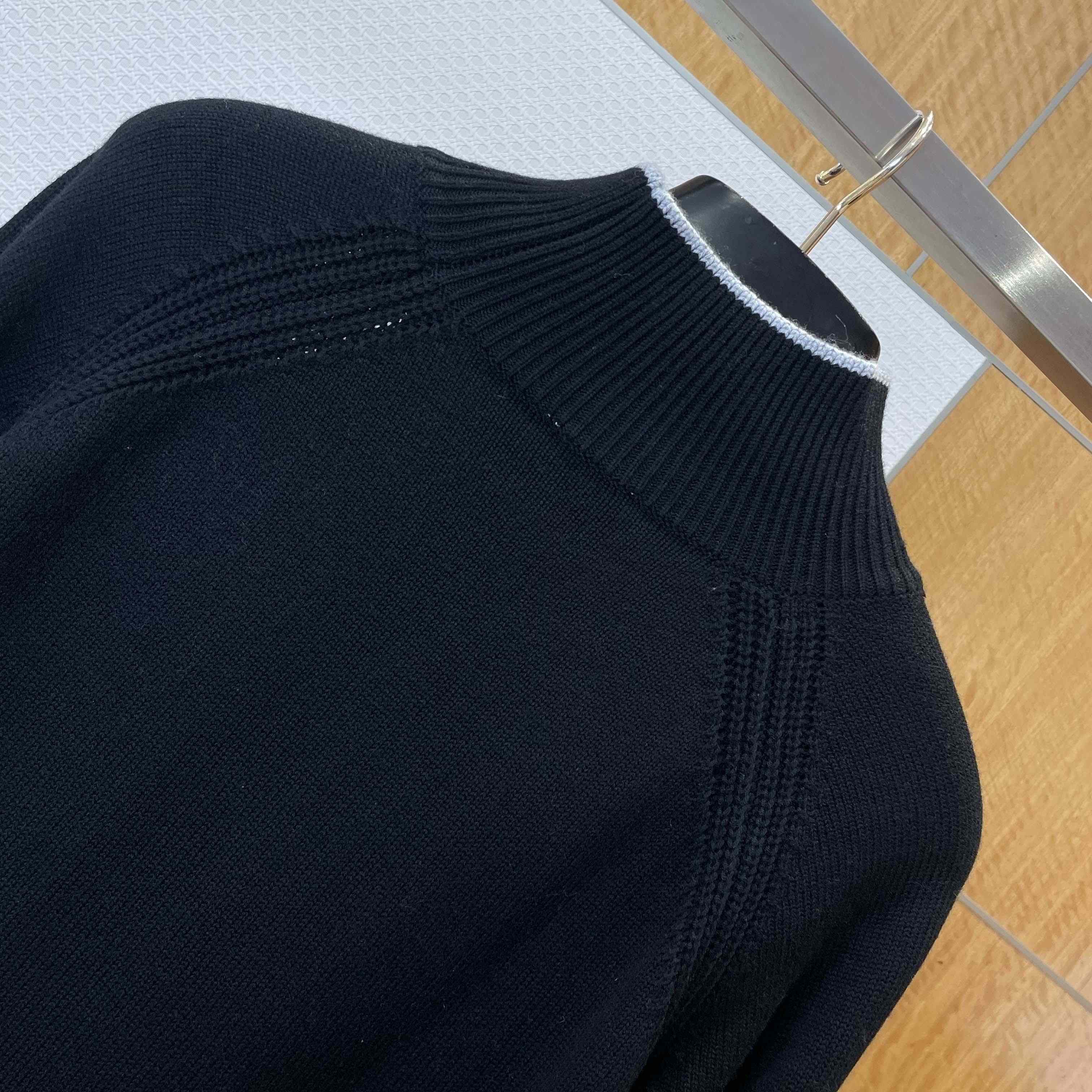 Moncler Alpaca & Wool Blend Turtleneck Sweater - DesignerGu