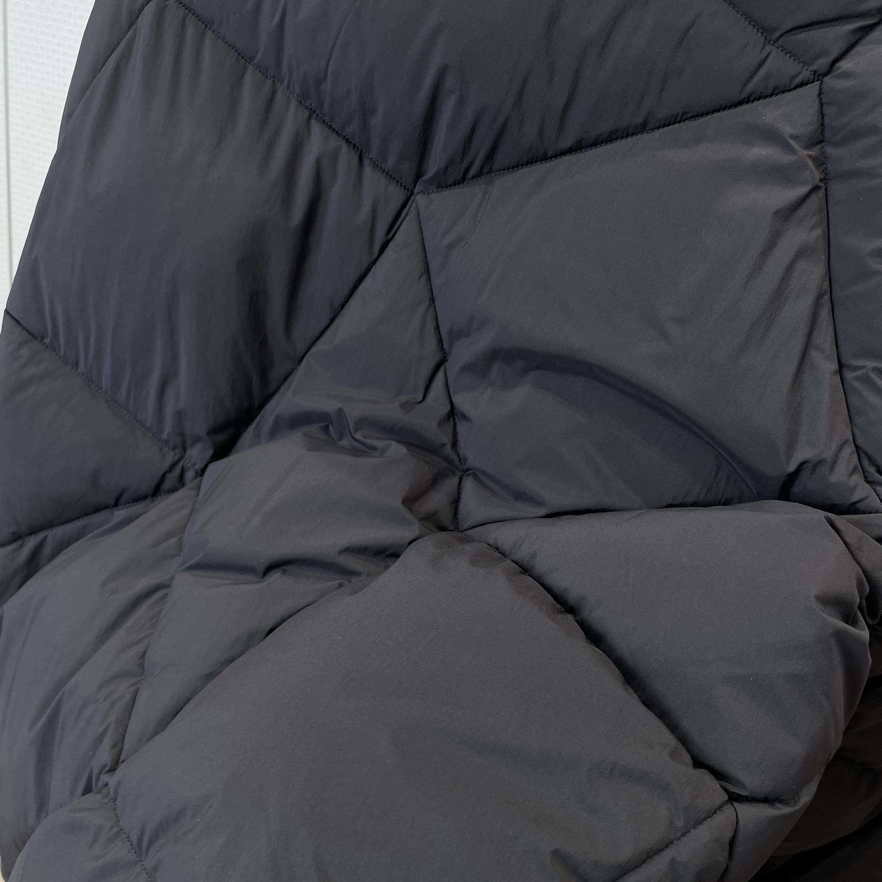 Moncler Vardar Short Down Jacket - DesignerGu