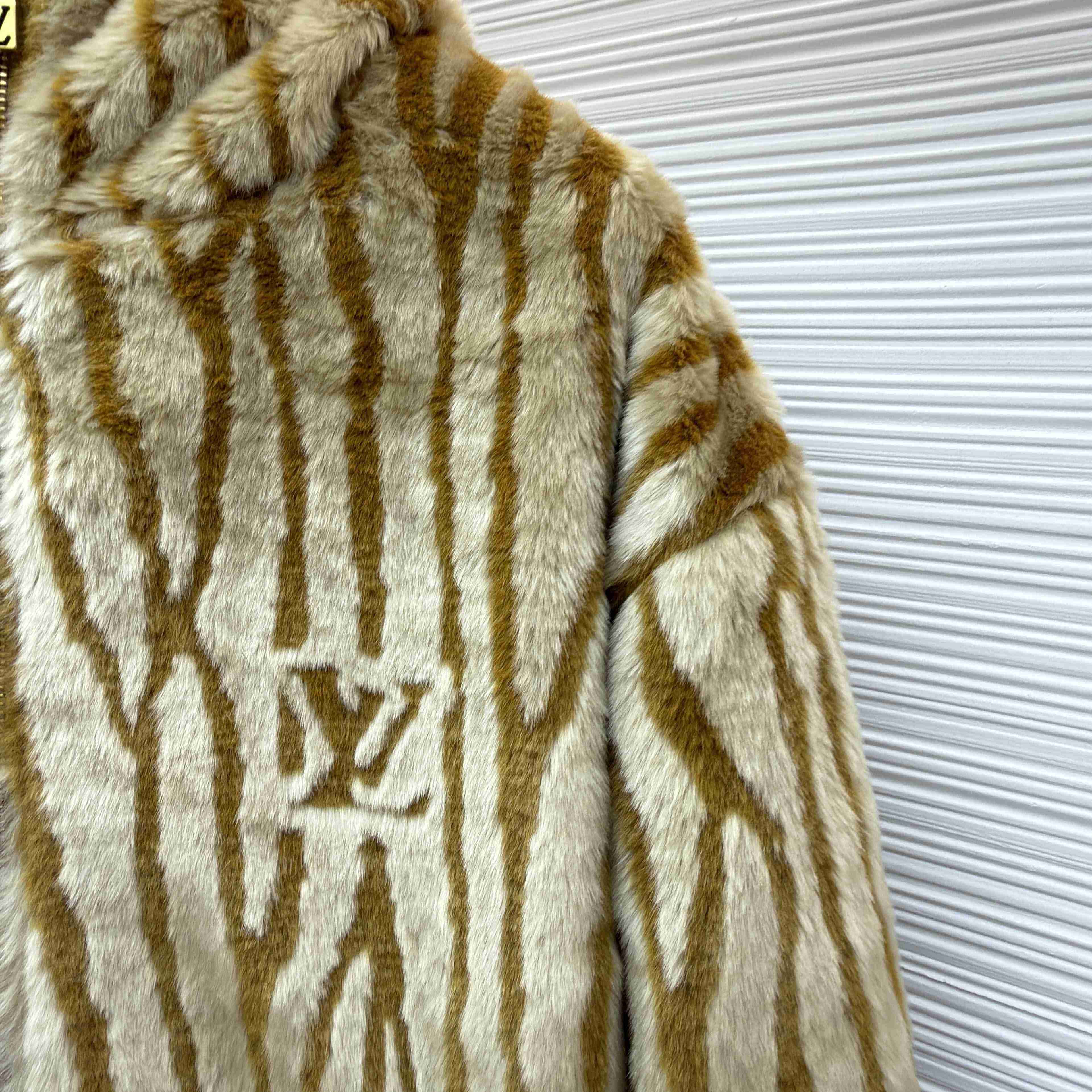 Louis Vuitton Epi Fleece Hooded Blouson - DesignerGu