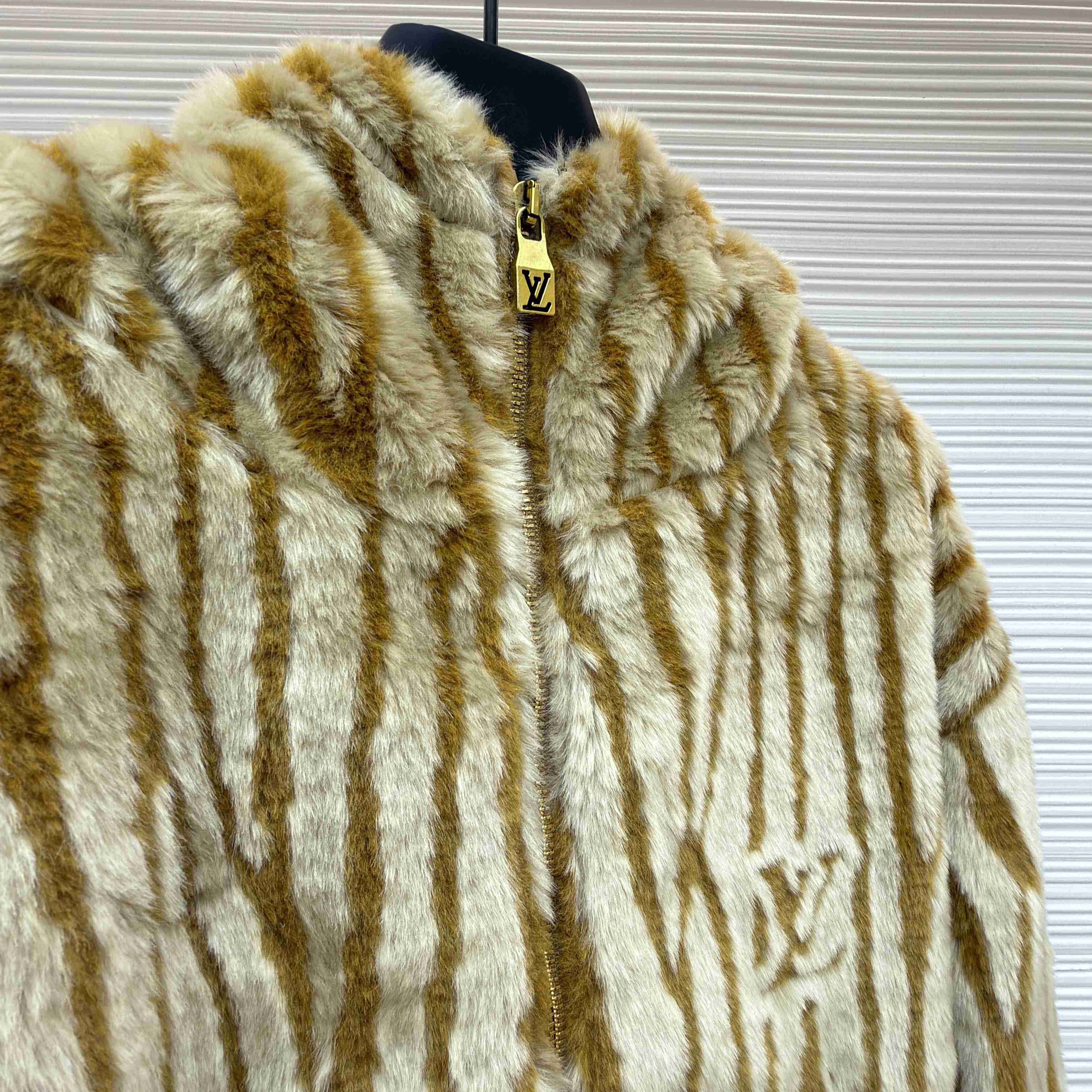 Louis Vuitton Epi Fleece Hooded Blouson - DesignerGu