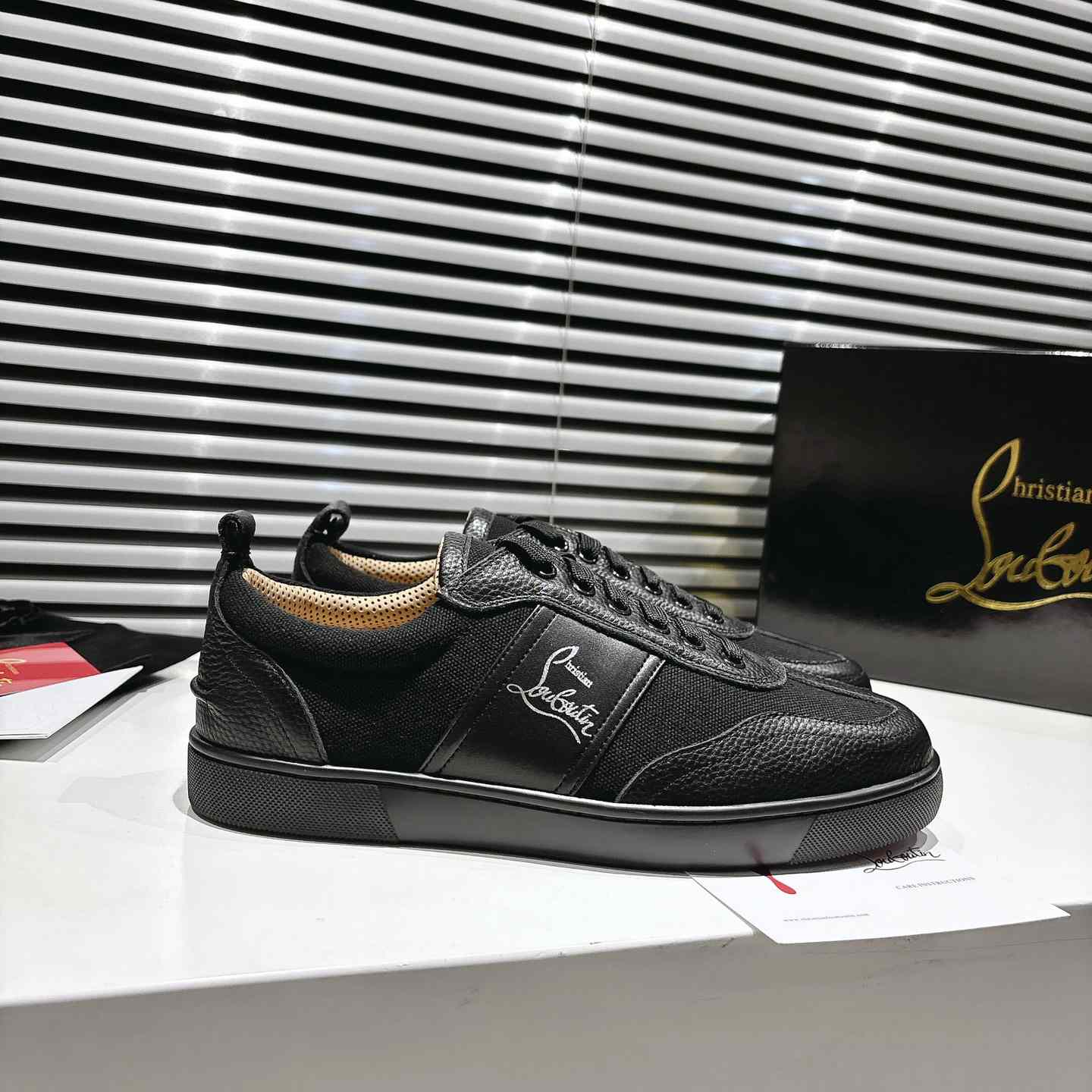 Christian Louboutin Retero Sneakers - DesignerGu