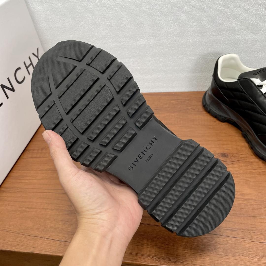 Givenchy Trainers Sneakers In Padded Nylon And Leather - DesignerGu