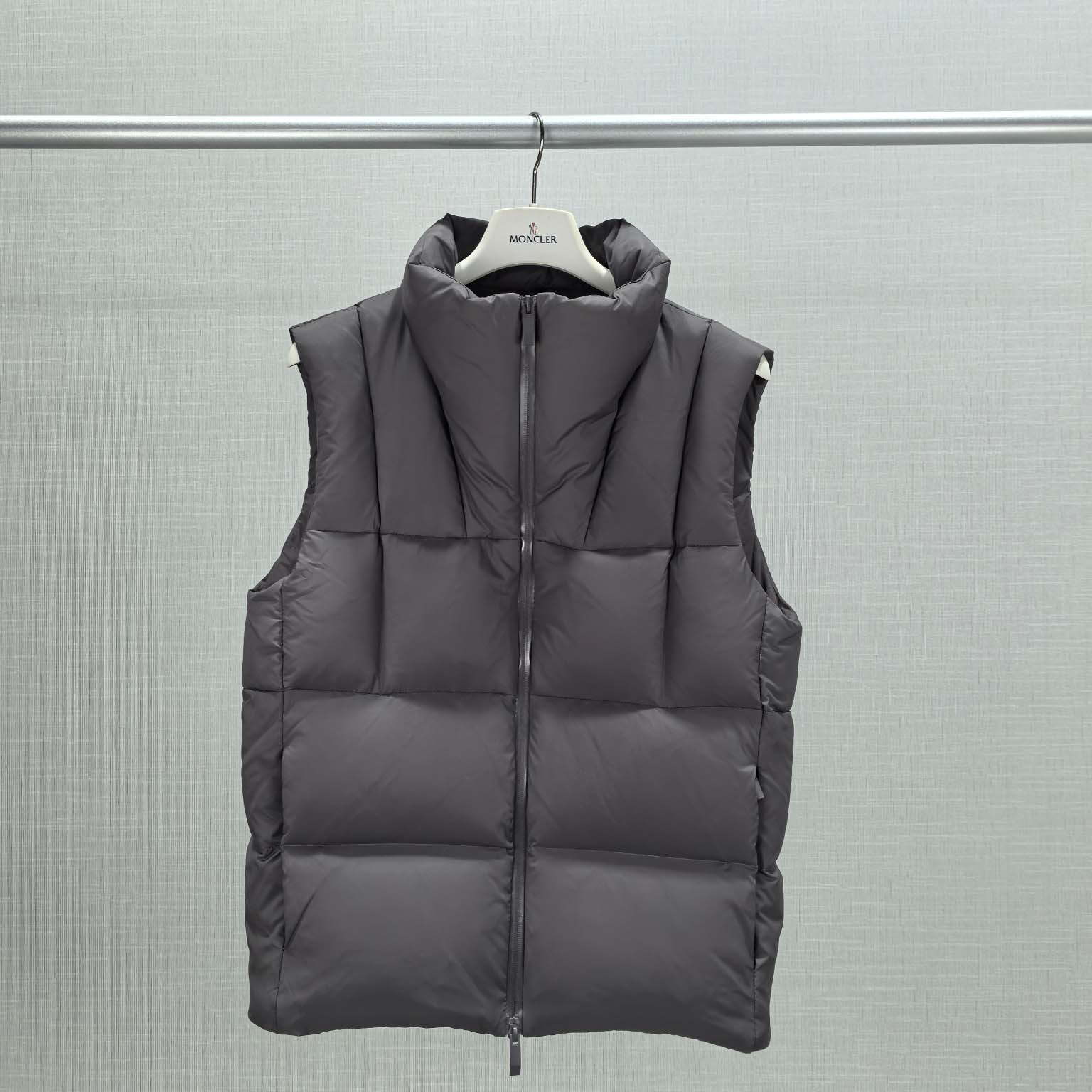 Moncler Padded Quilted Gilet - DesignerGu